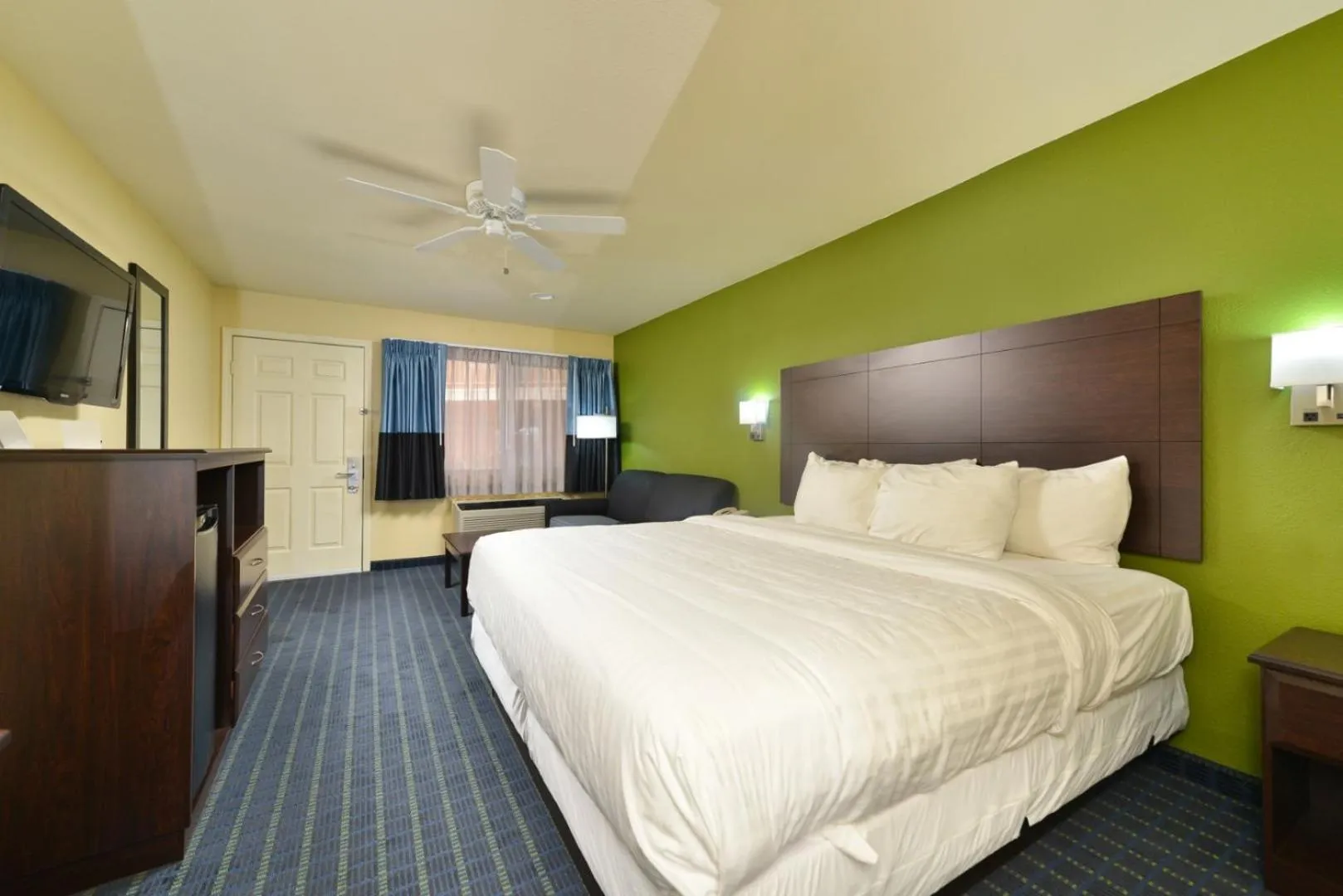 King Room - Accessible/Non-Smoking in Quality Inn Needles