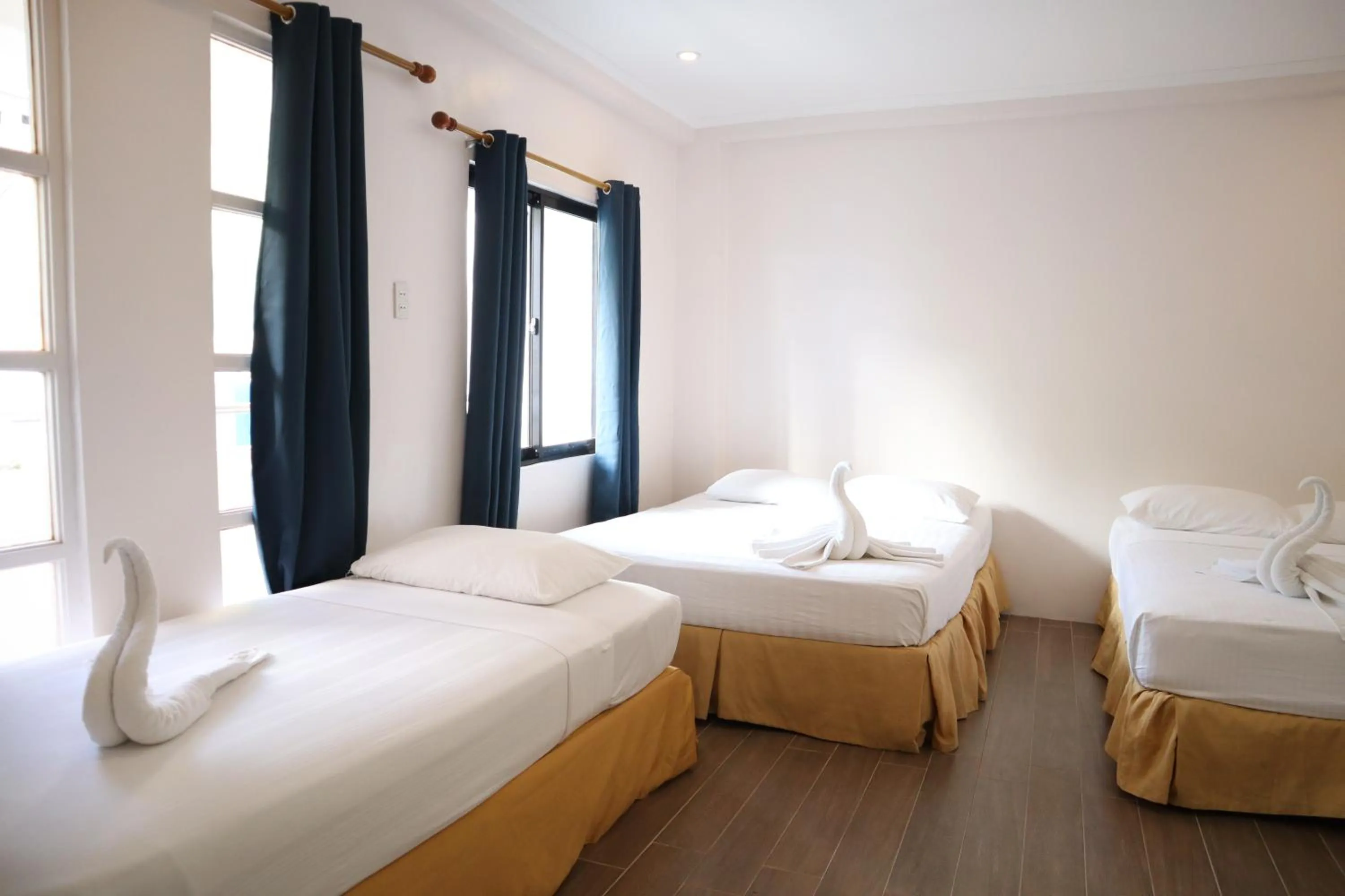 Barkada Room For 7 in Island Inn