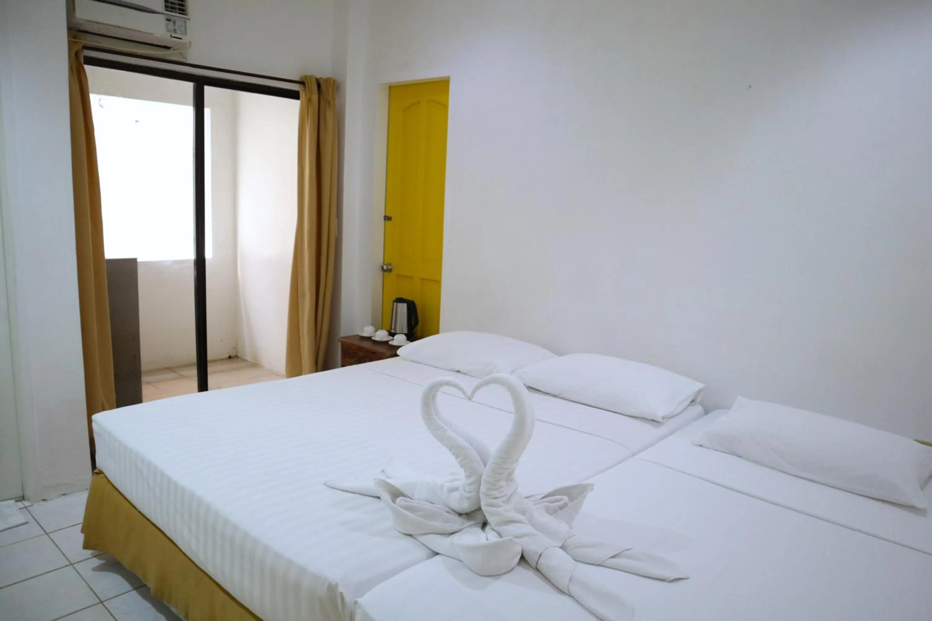 Deluxe Twin Room in Island Inn