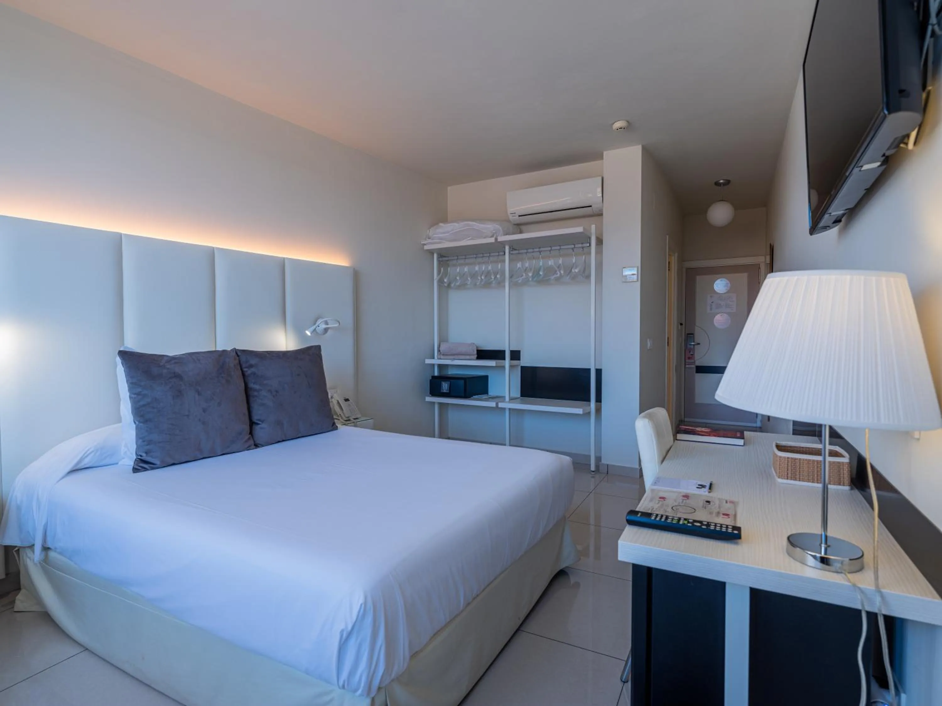 Standard Single Room in ON Hotels Oceanfront Adults Designed