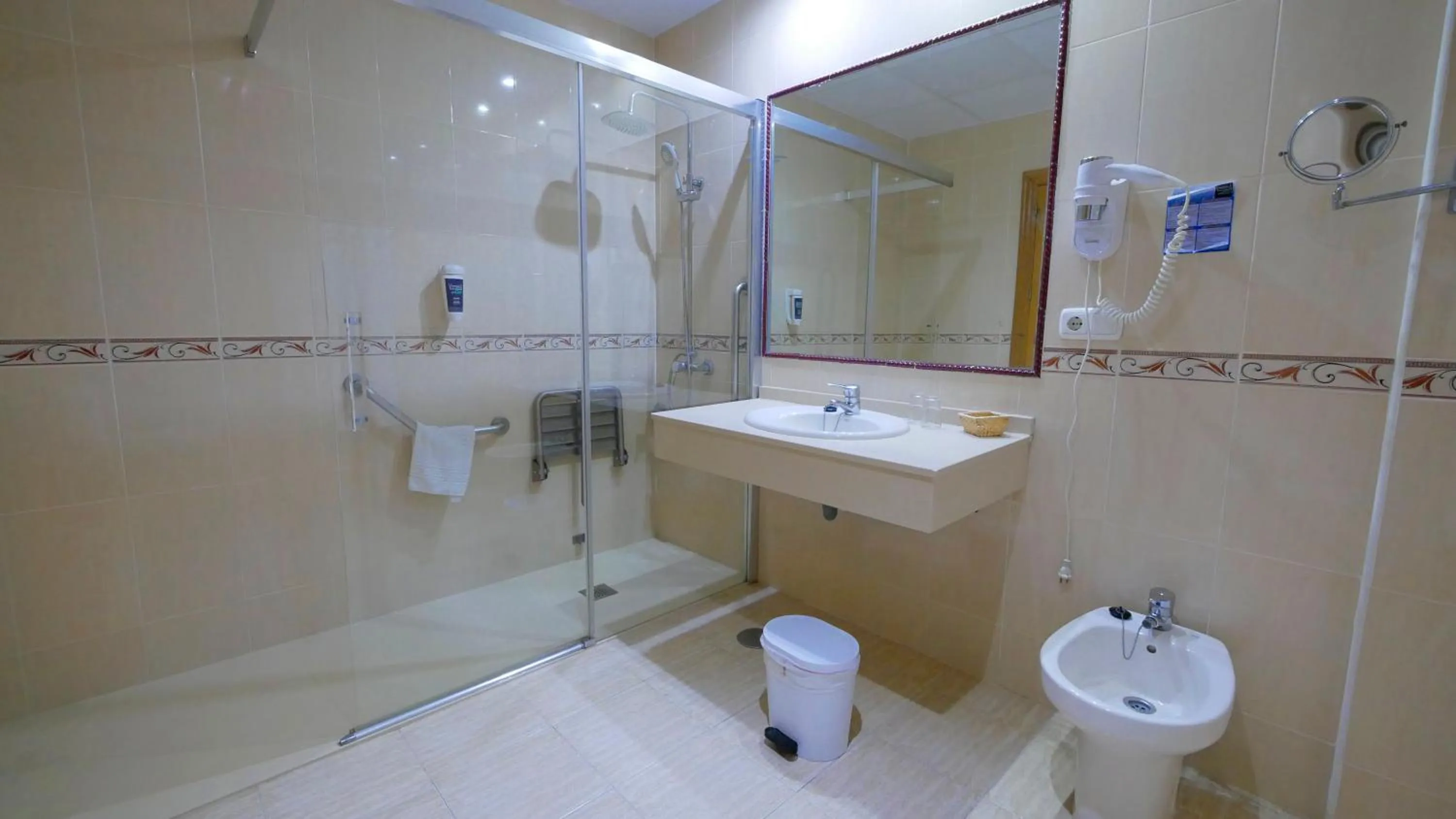 Double with Extra Bed (3 adults) in Hotel Victoria Playa