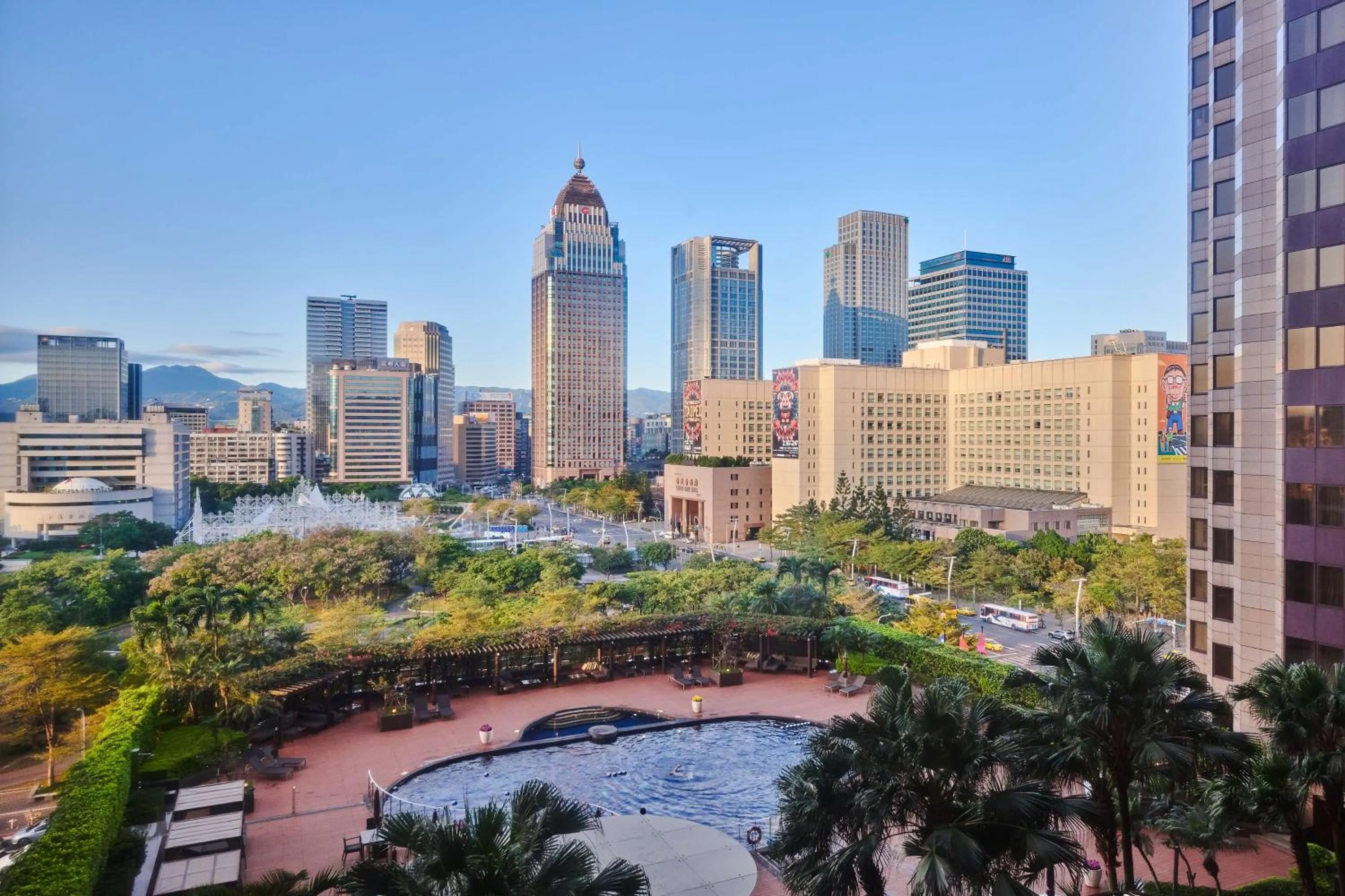 Deluxe King Room in Grand Hyatt Taipei