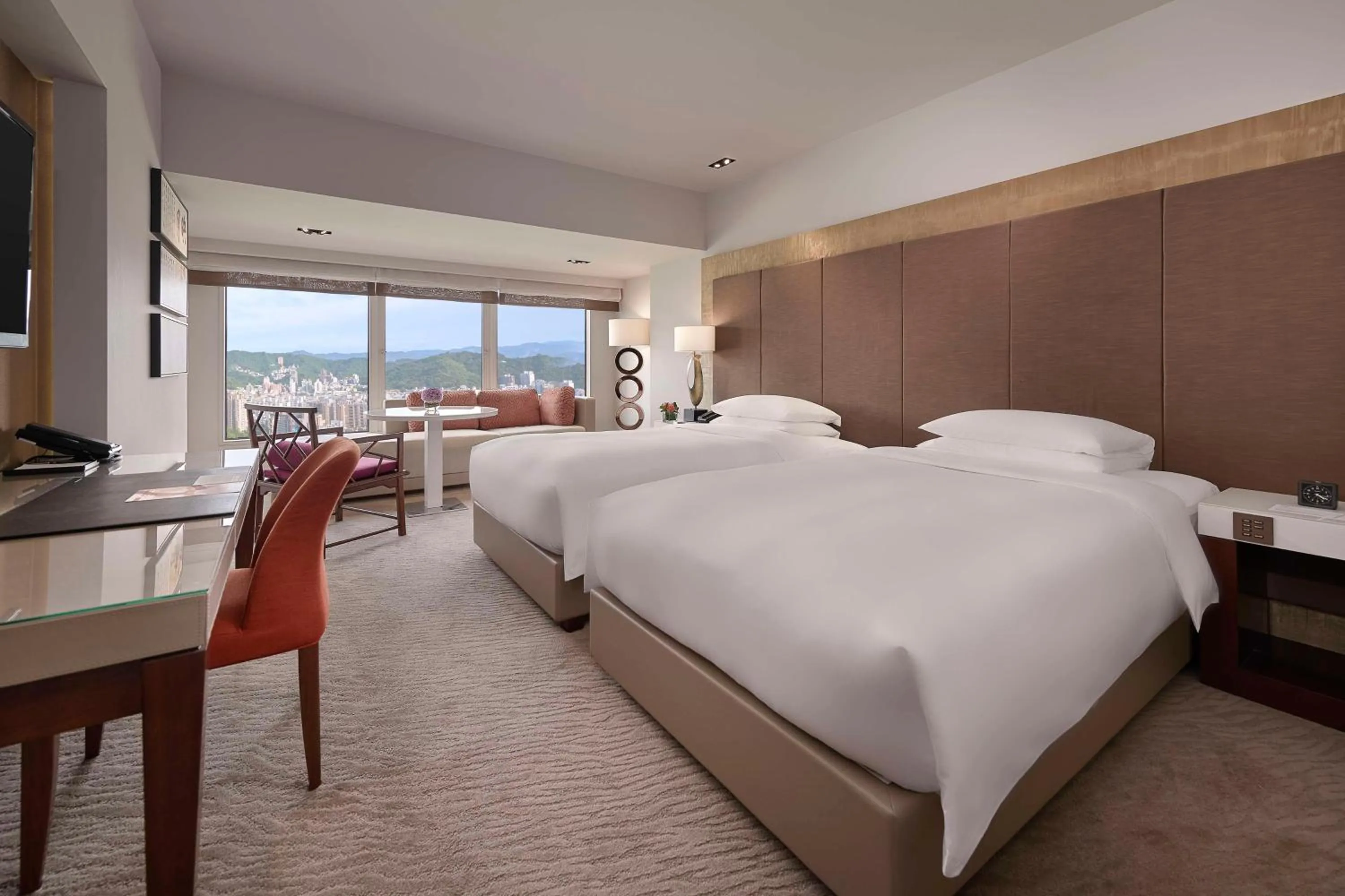 Twin Room in Grand Hyatt Taipei