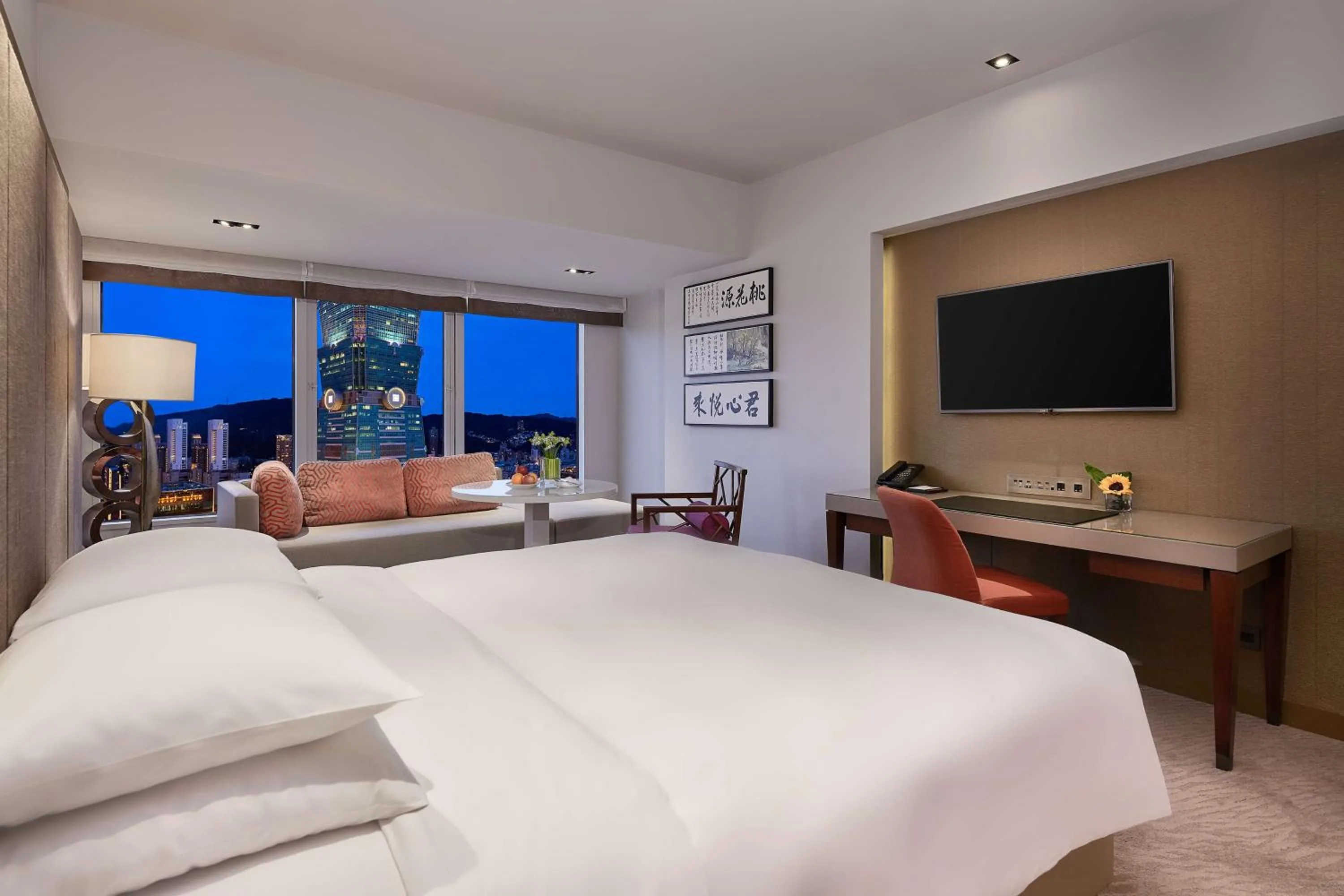 King Room with 101 View - Club Access in Grand Hyatt Taipei