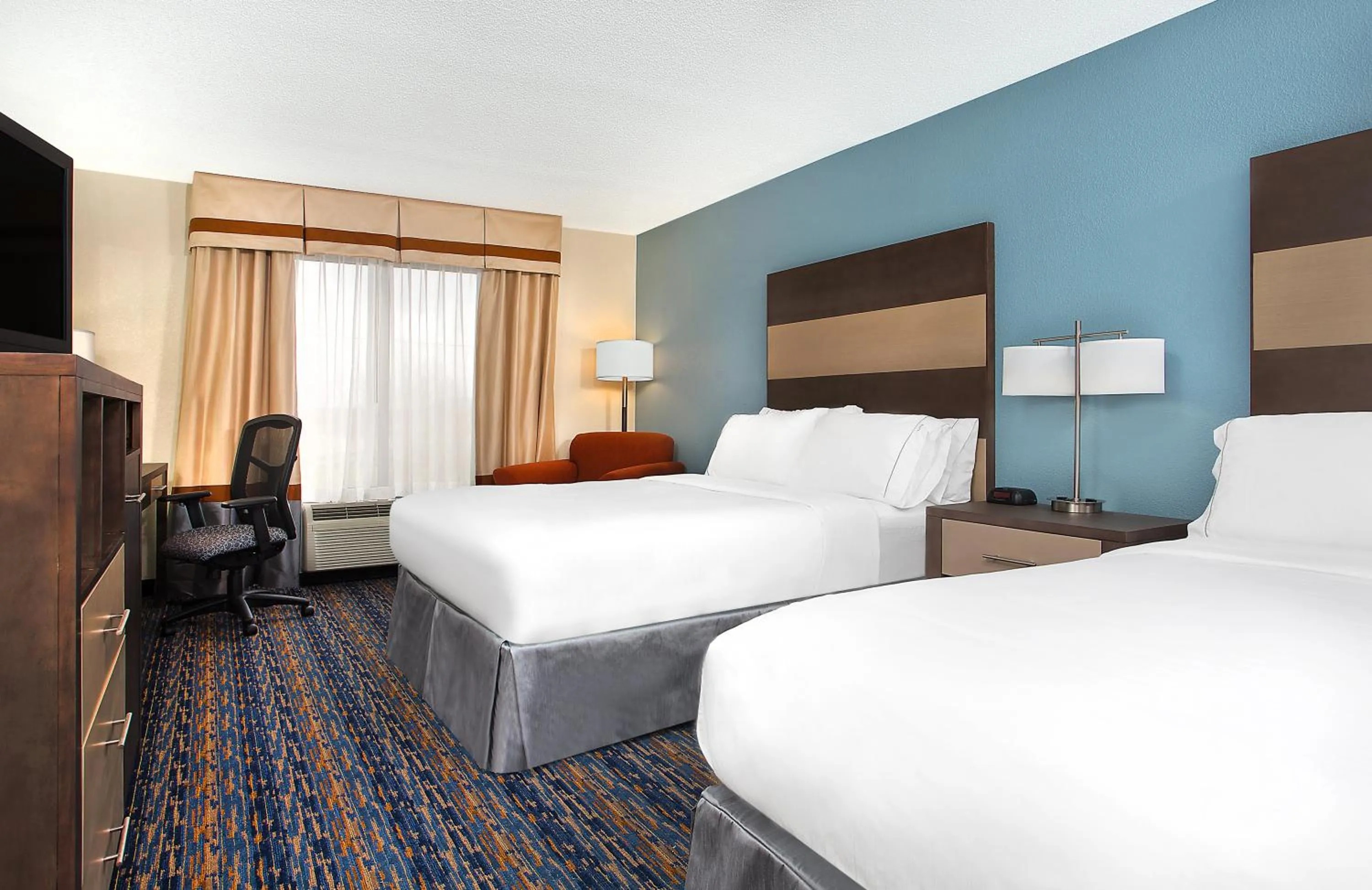 Standard Queen Room with Two Queen Beds in Holiday Inn Express Berea by IHG