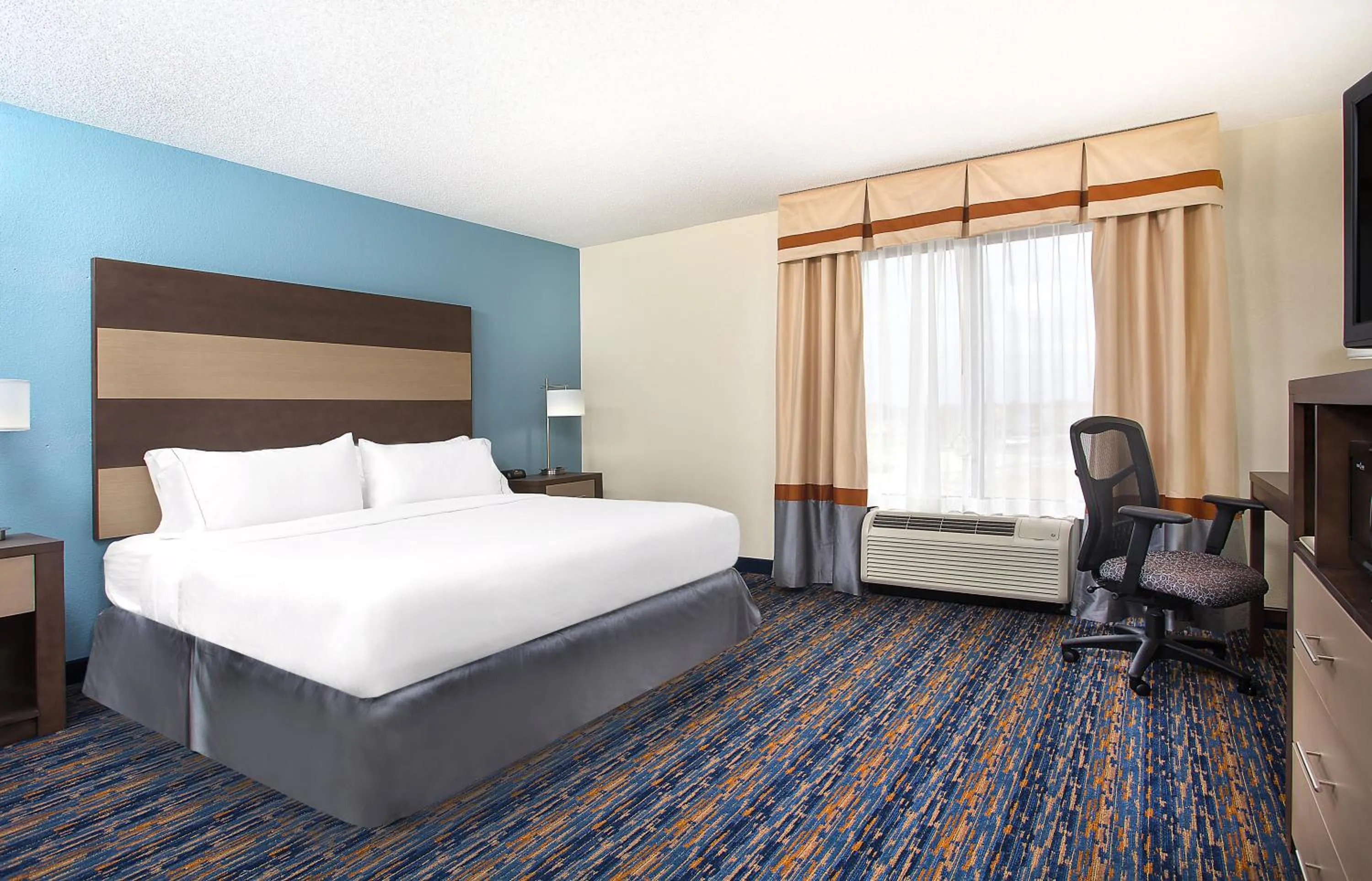 King Room - Disability Access in Holiday Inn Express Berea by IHG