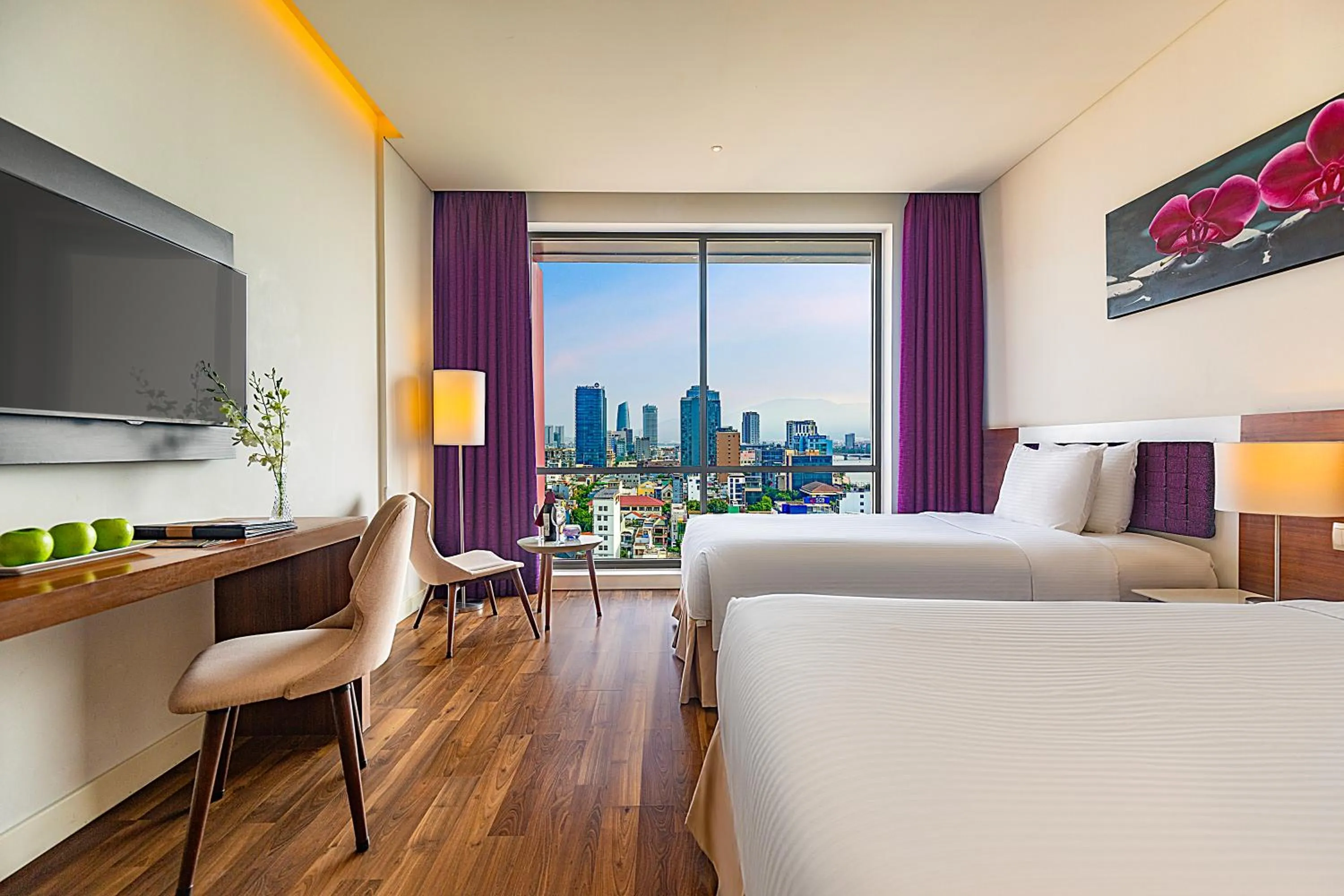 Deluxe Twin Room with City View - High Floor in Vanda Hotel