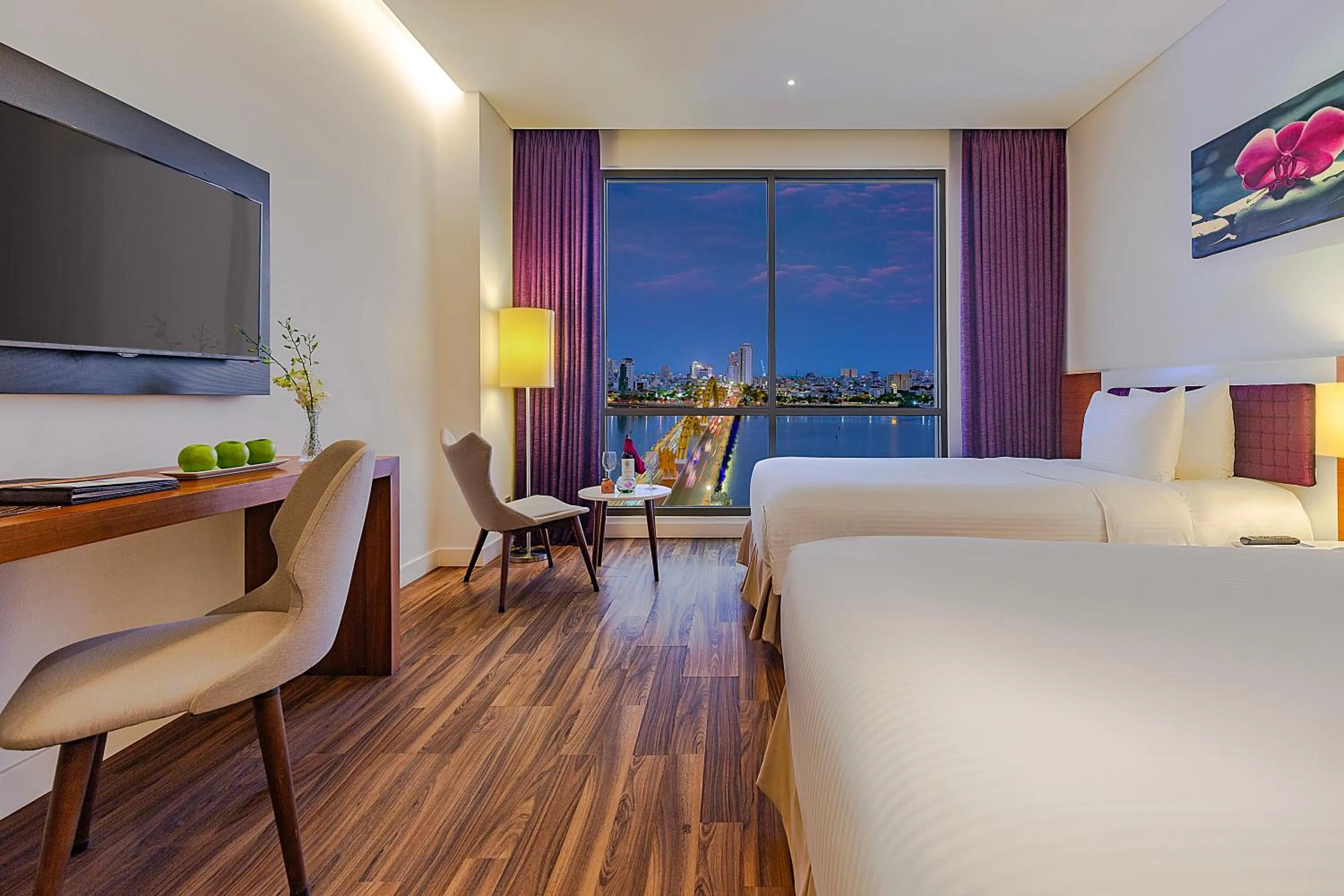 Deluxe Twin Room with River View in Vanda Hotel