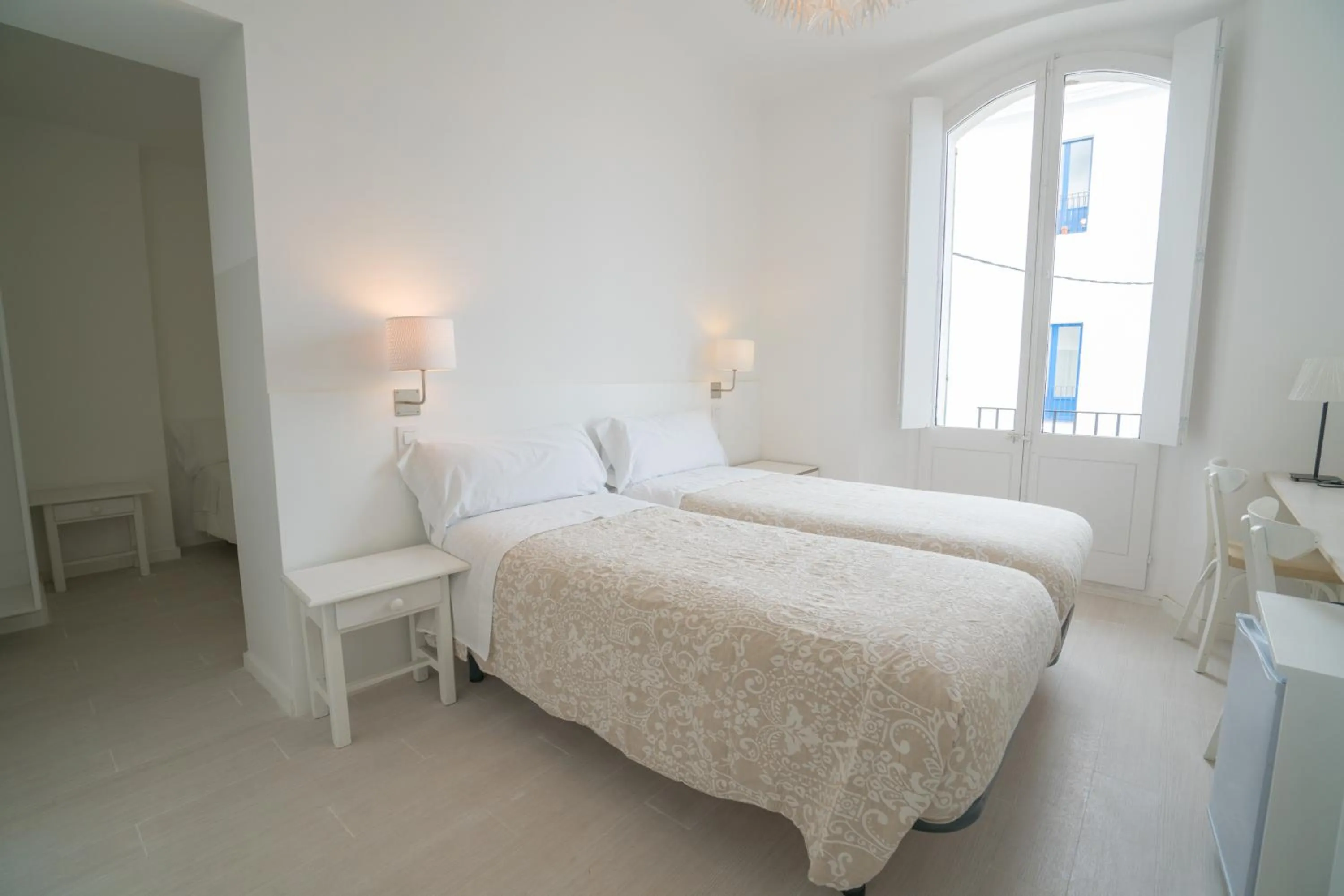 Family Room with Side Sea View in Hostal Marina Cadaqués