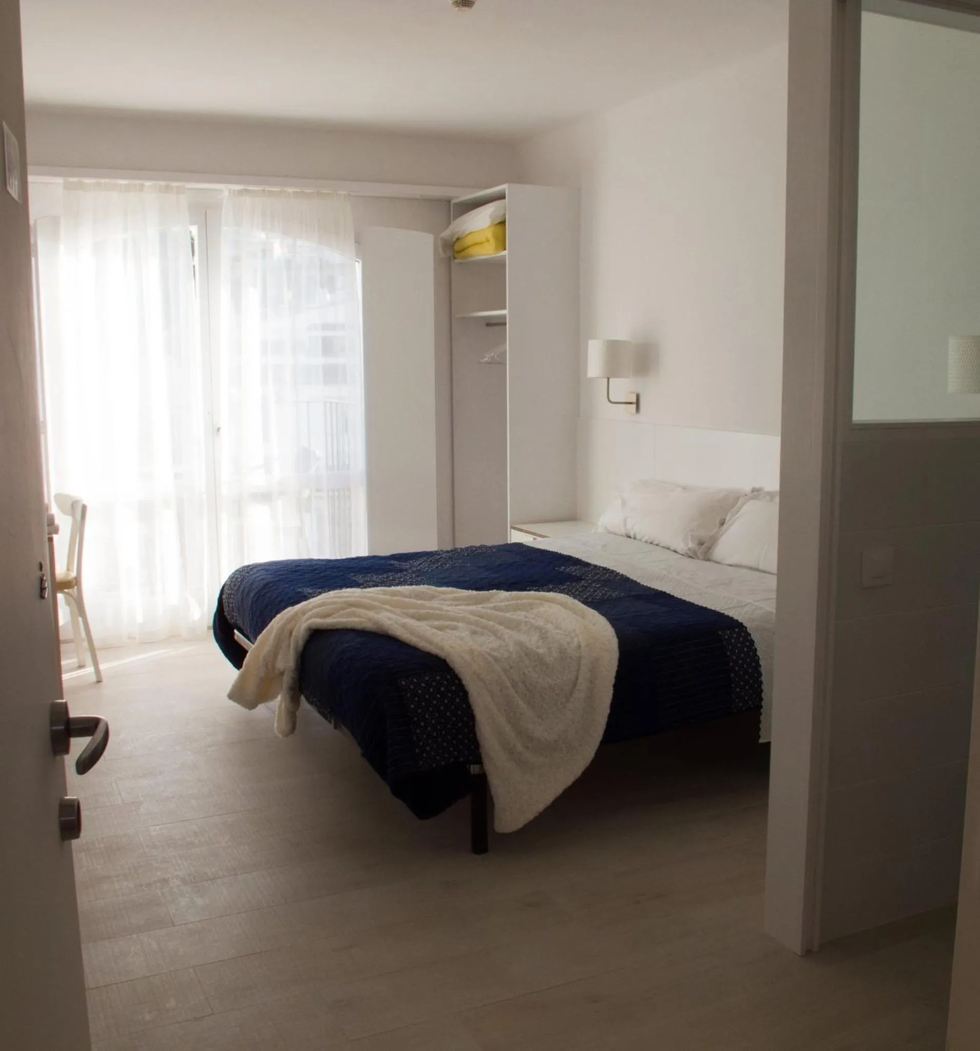 Deluxe Double Room with Balcony and Sea View in Hostal Marina Cadaqués