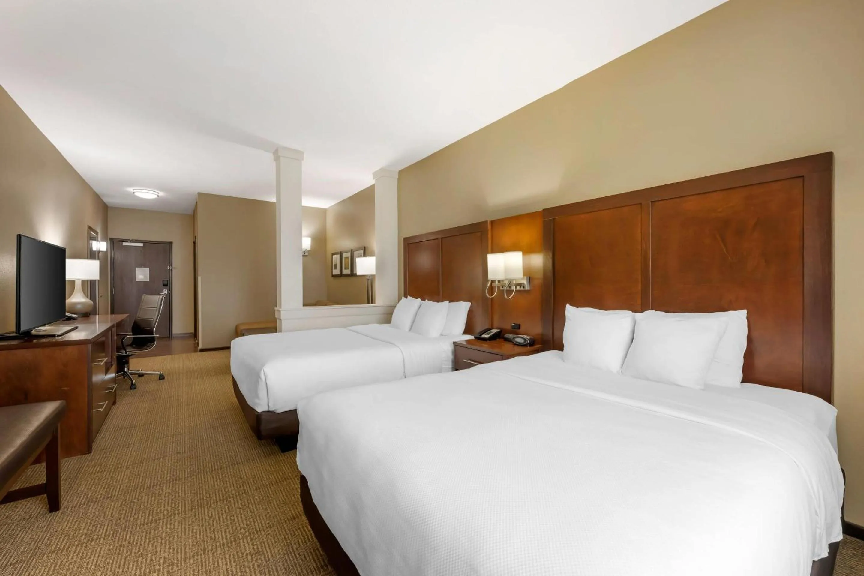 Queen Suite with Two Queen Beds and Sofa Bed - Disability Access - Non-Smoking in Comfort Suites West Omaha