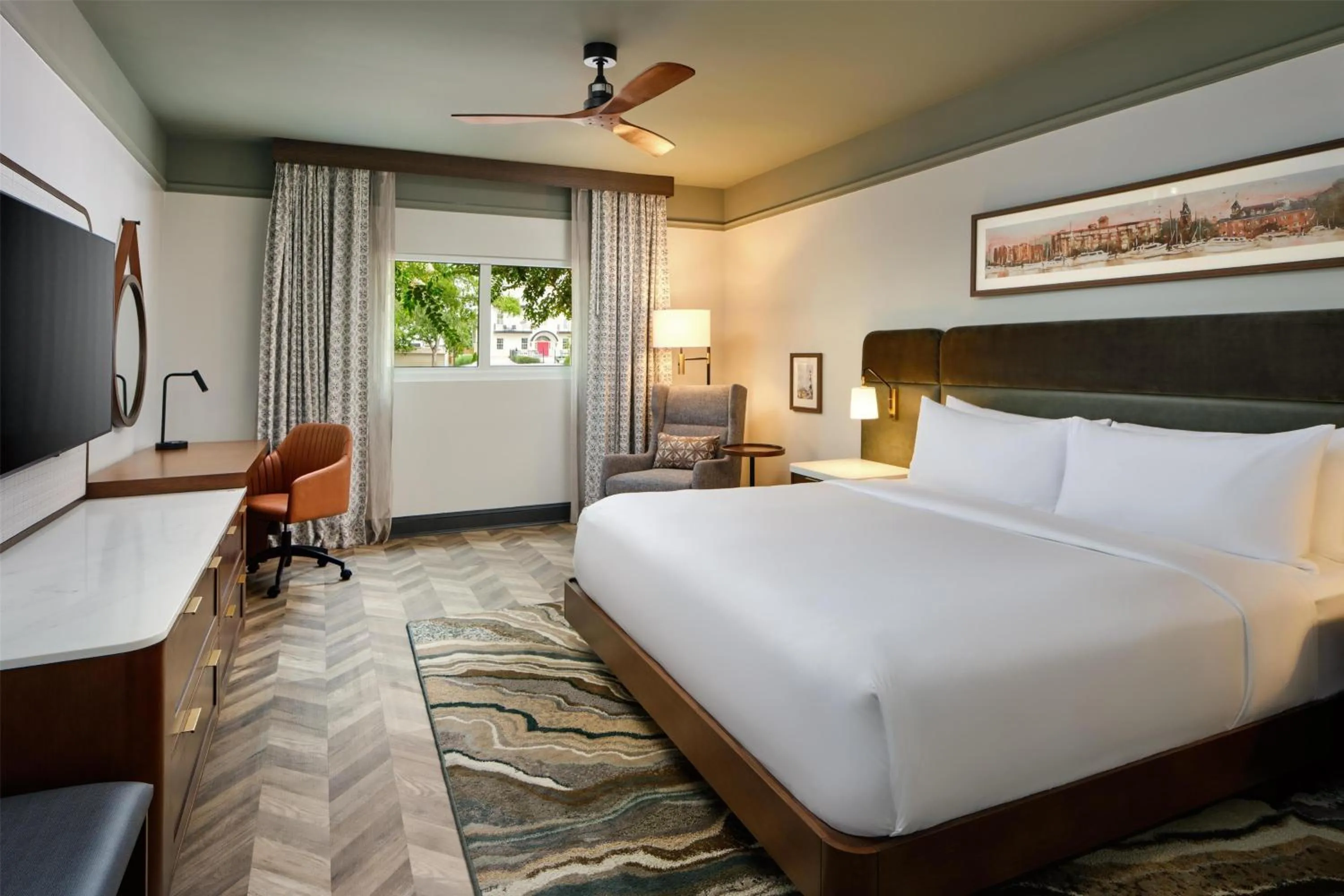 King Room in Tryon Riverfront Inn New Bern, Tapestry Collection By Hilton