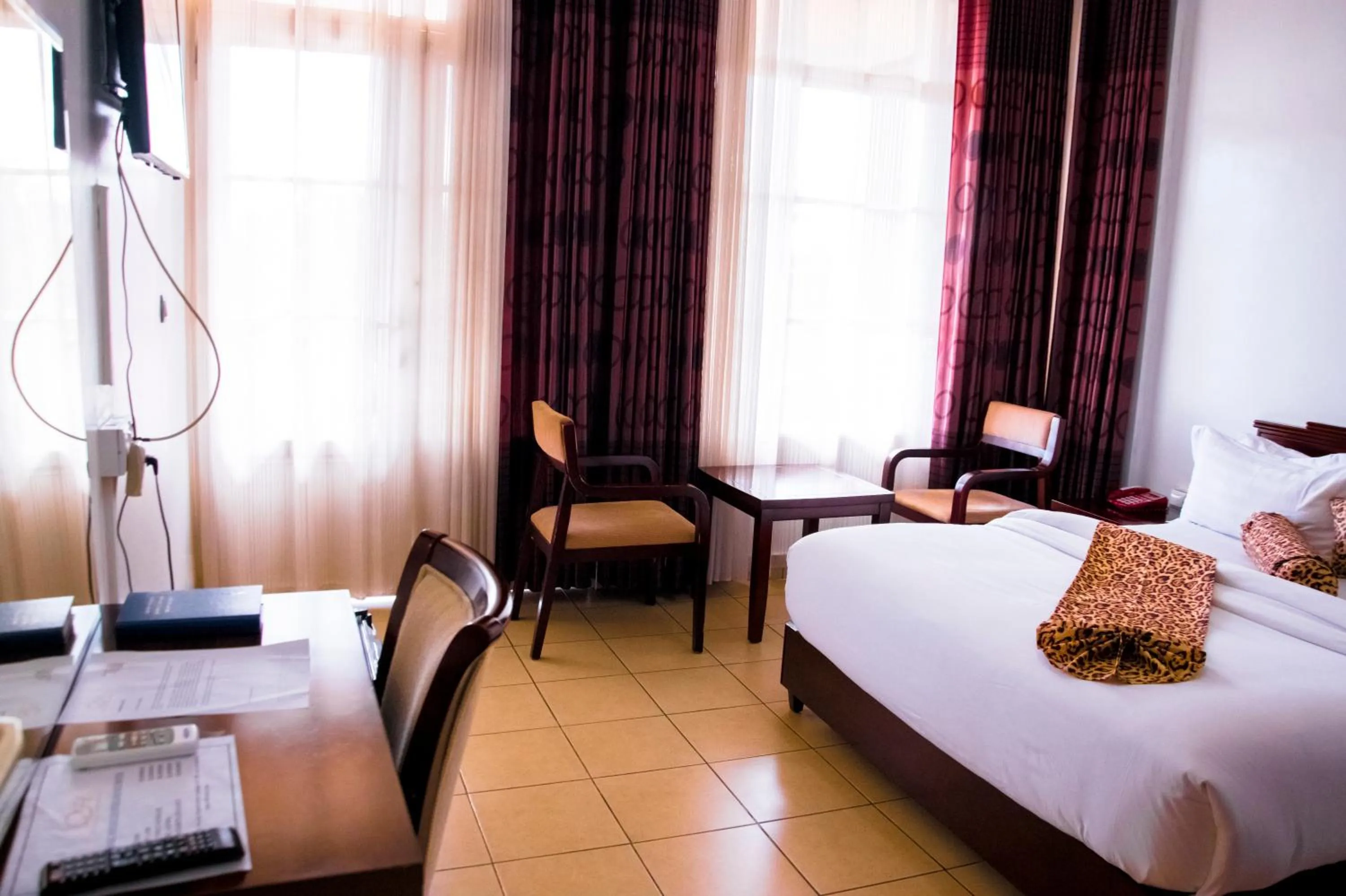 Deluxe Single Room in Quiet Haven Hotel