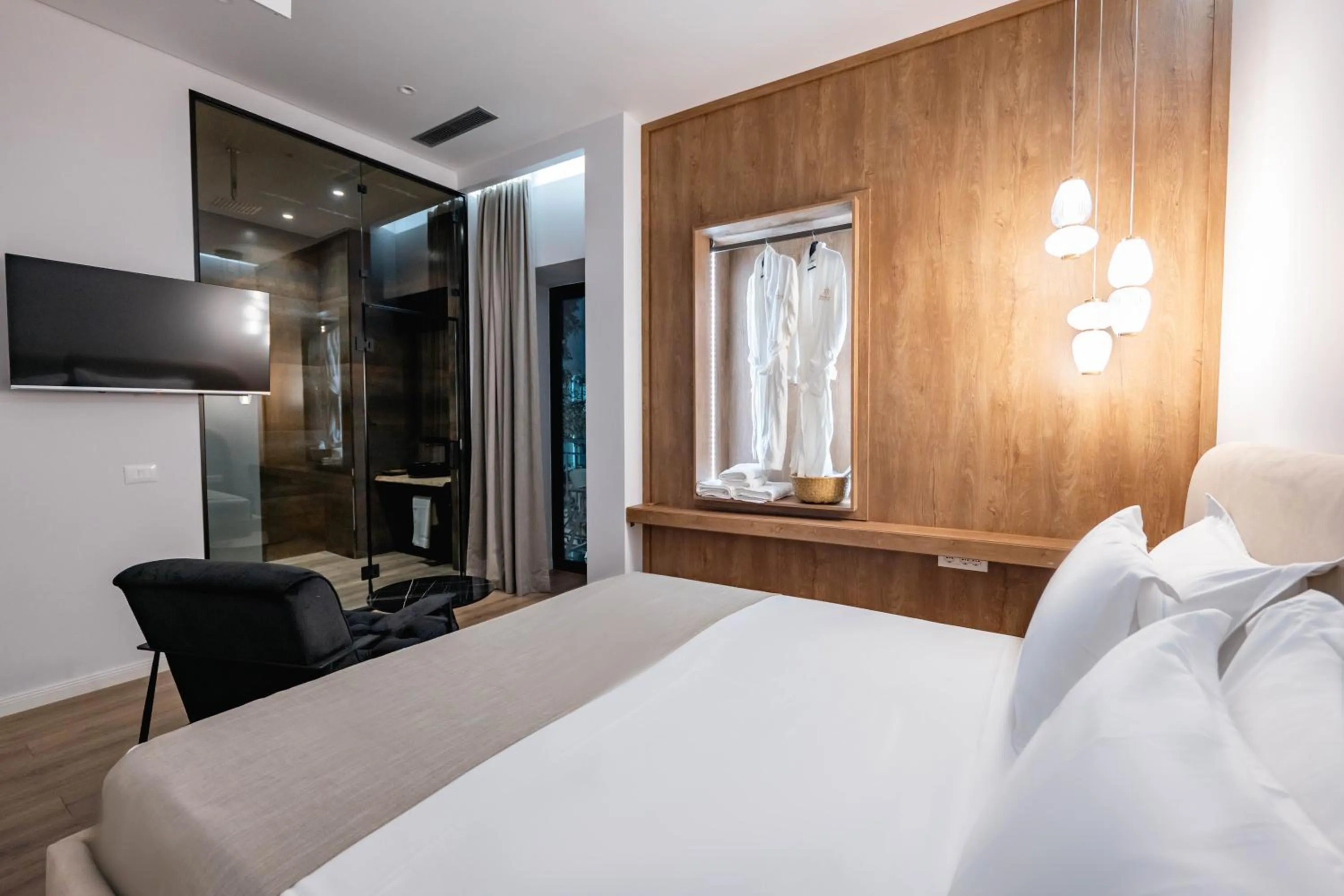 Deluxe Double Room with French Balcony in Mae Select Hotel