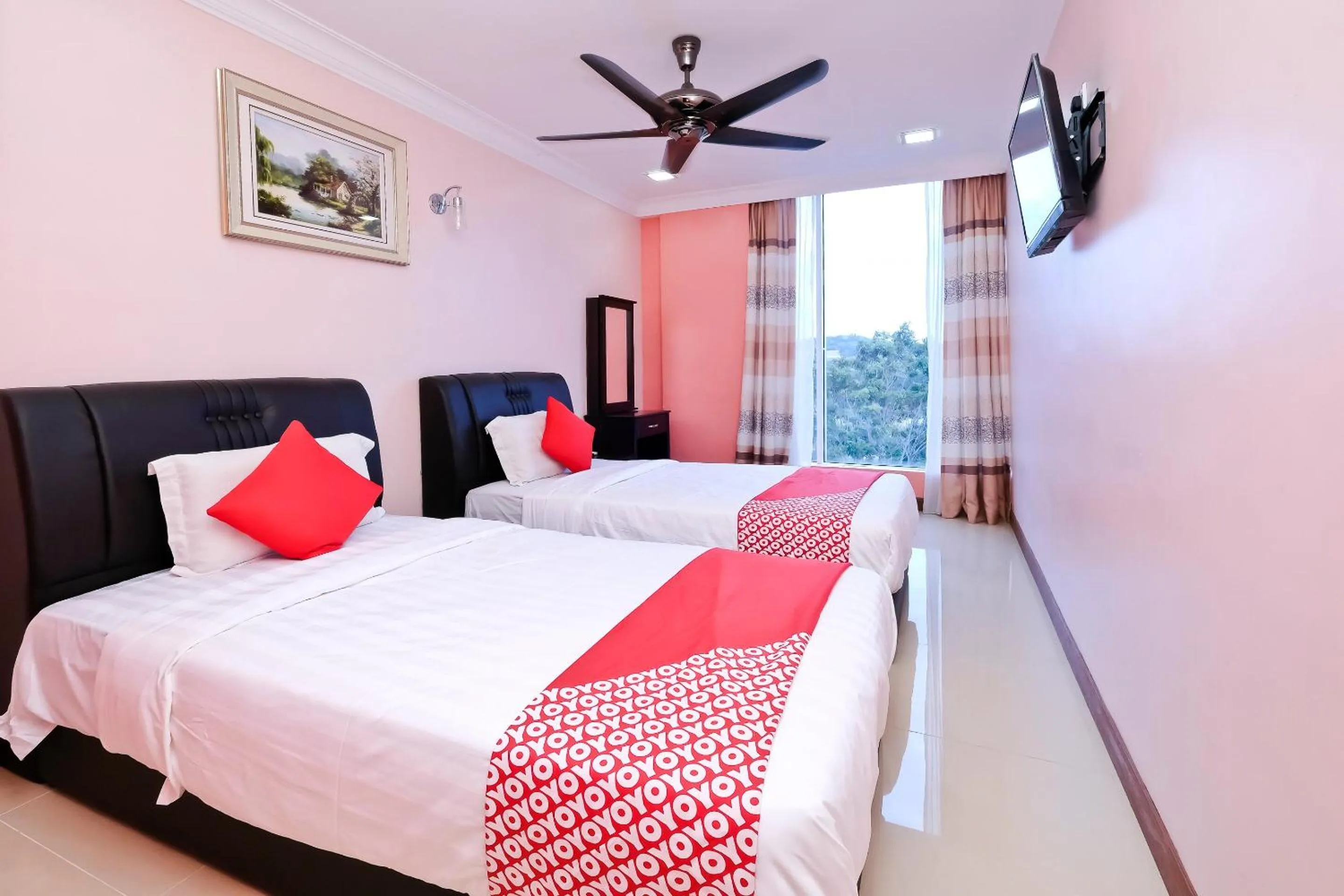 Deluxe Twin Room - single occupancy in OYO 714 Arina Hotel