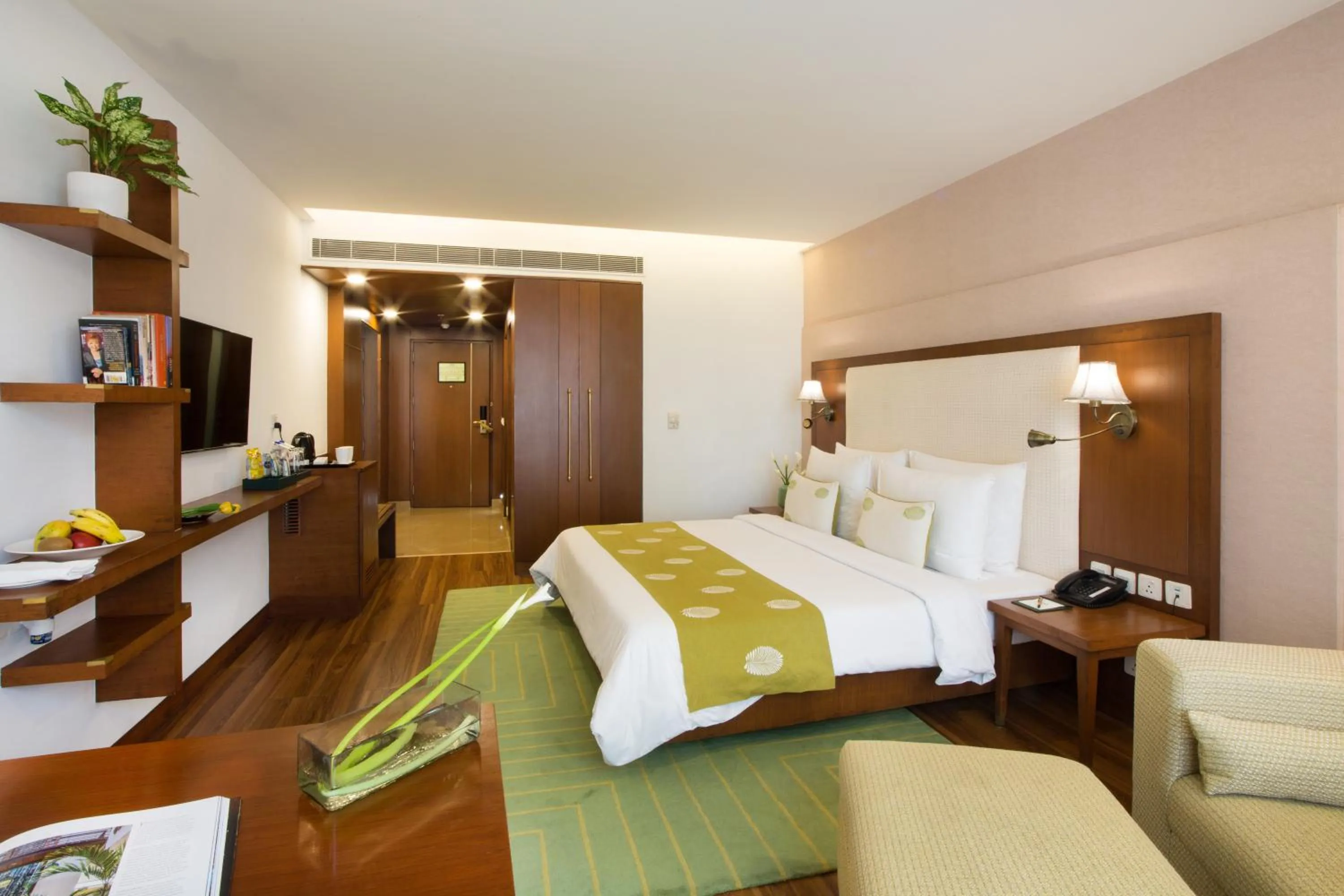 Deluxe Double Room in DLF Club 5