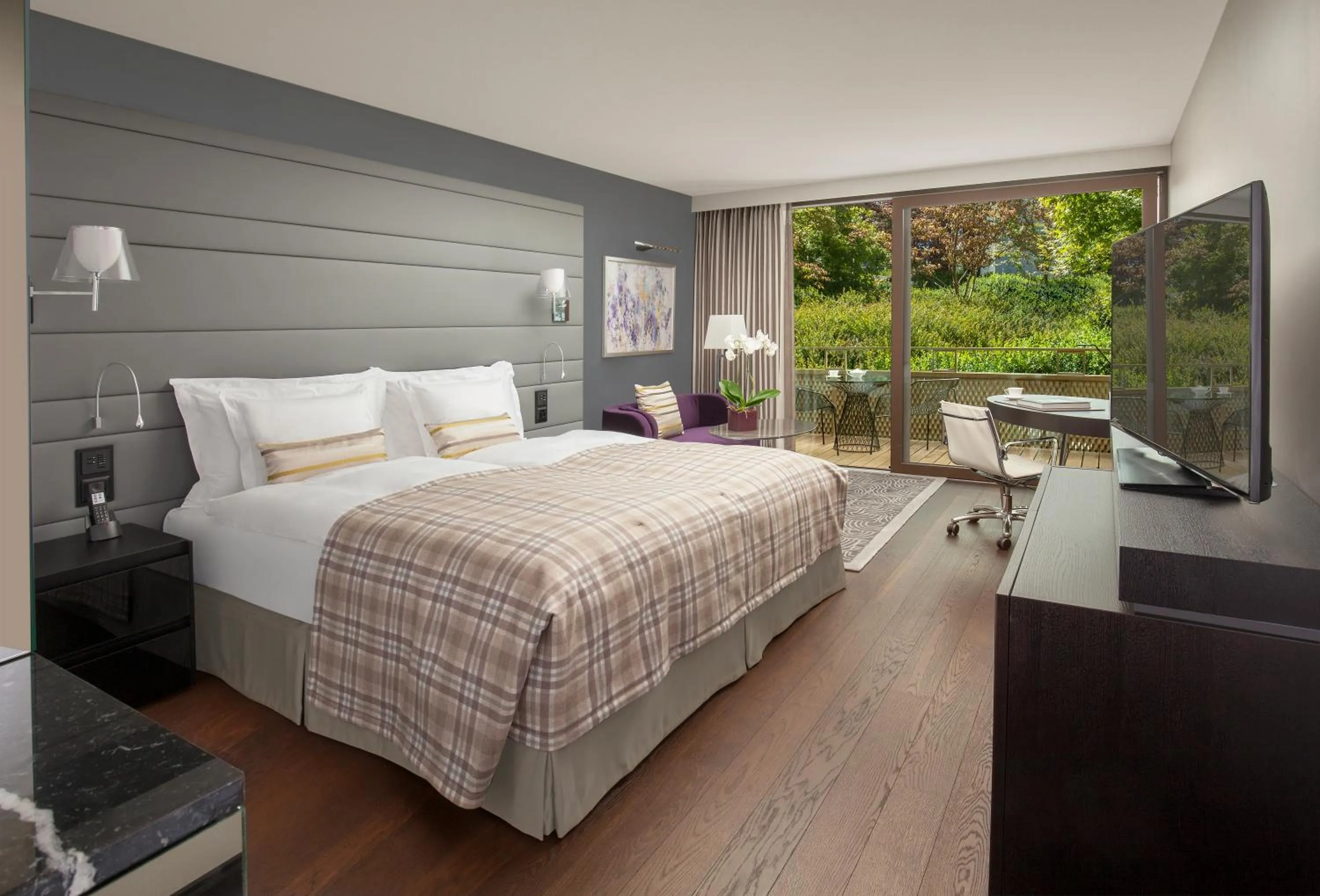 Deluxe Double Room with Park View in Royal Savoy Hotel & Spa