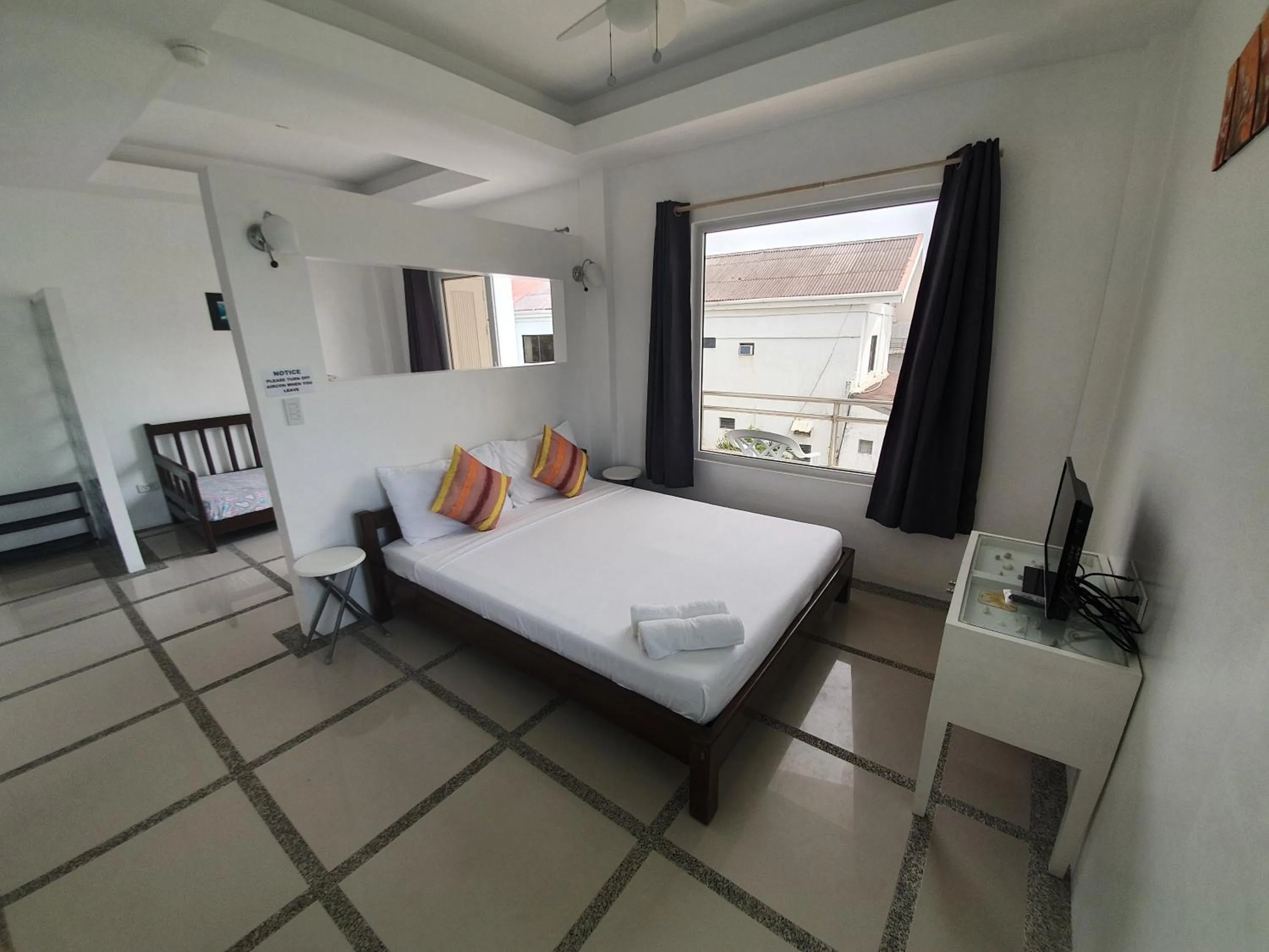 Deluxe Queen with Kitchen in ClubBoracay Apartelle