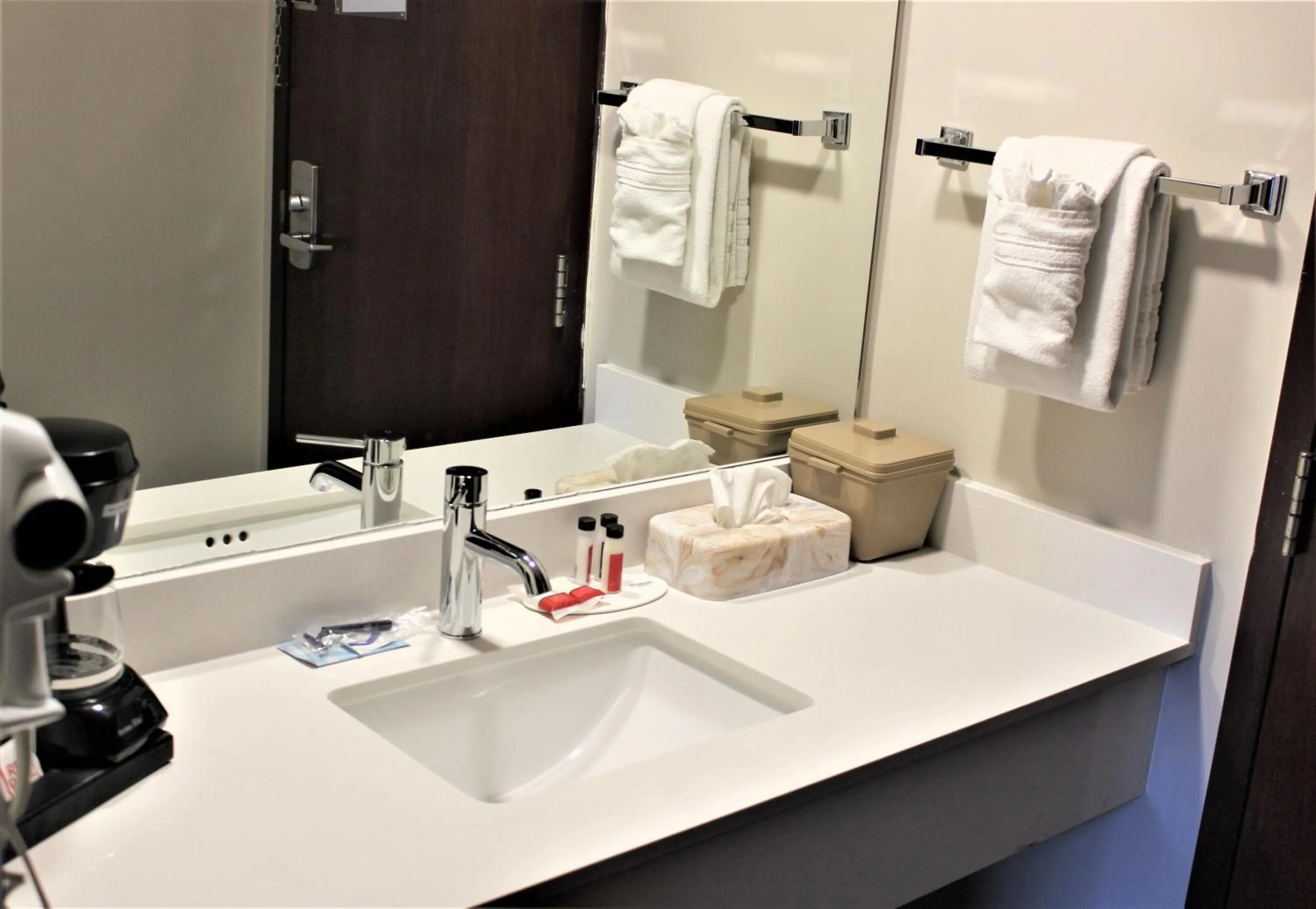 Double Room with Two Double Beds - Smoking in Super 8 by Wyndham Fox Creek