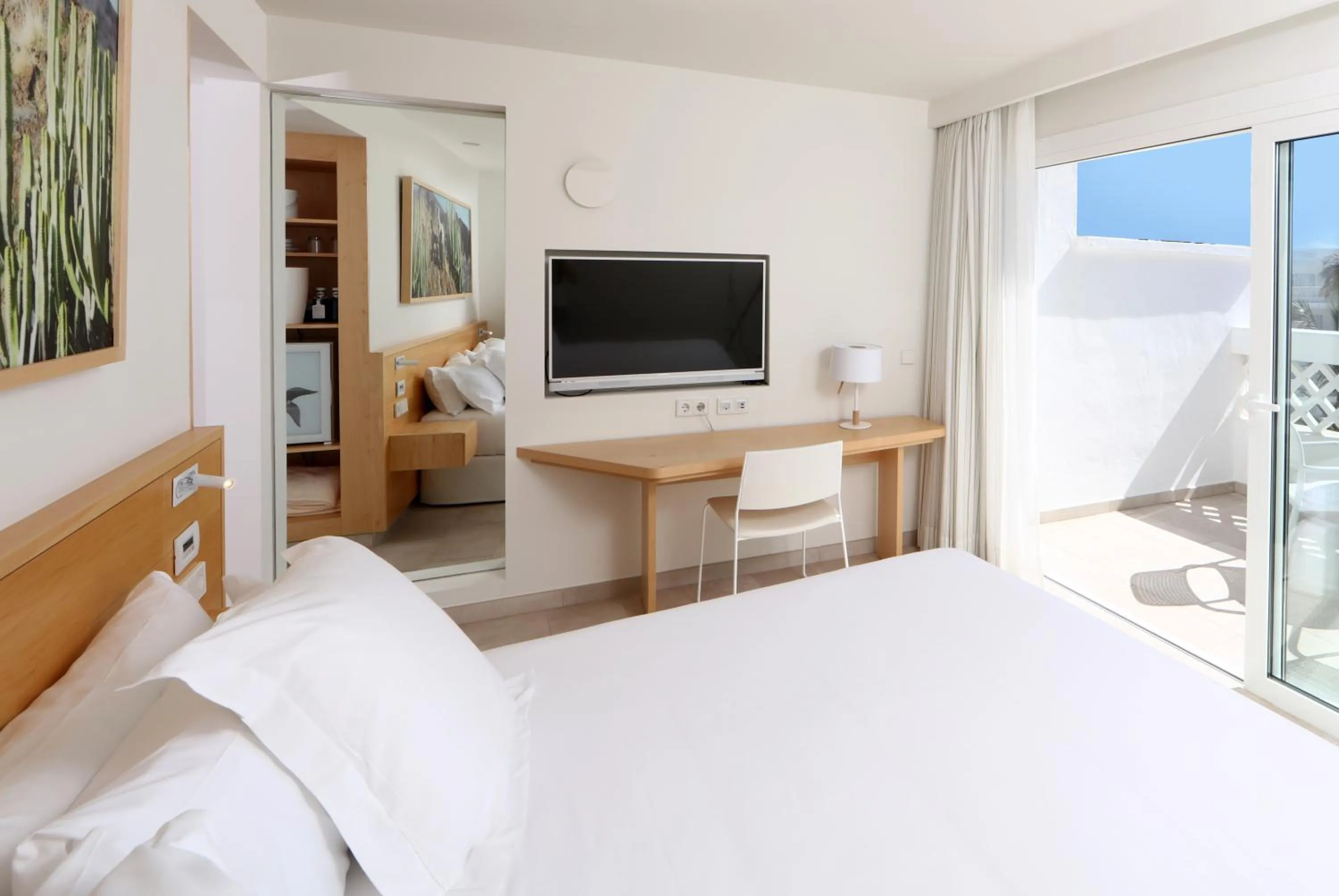 Star Prestige Twin Room with Sea Side Views in Iberostar Selection Lanzarote Park