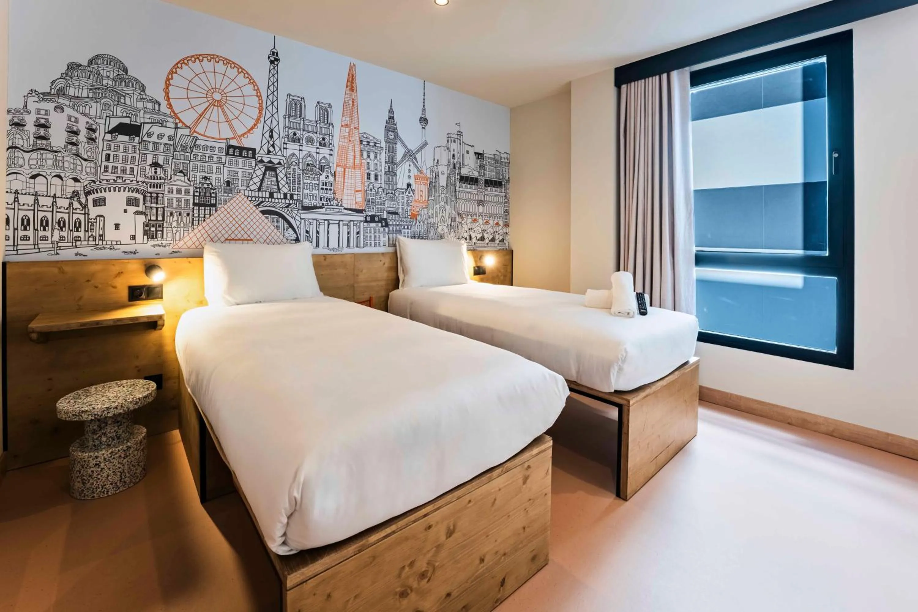 Standard Twin Room in easyHotel Madrid Alcala