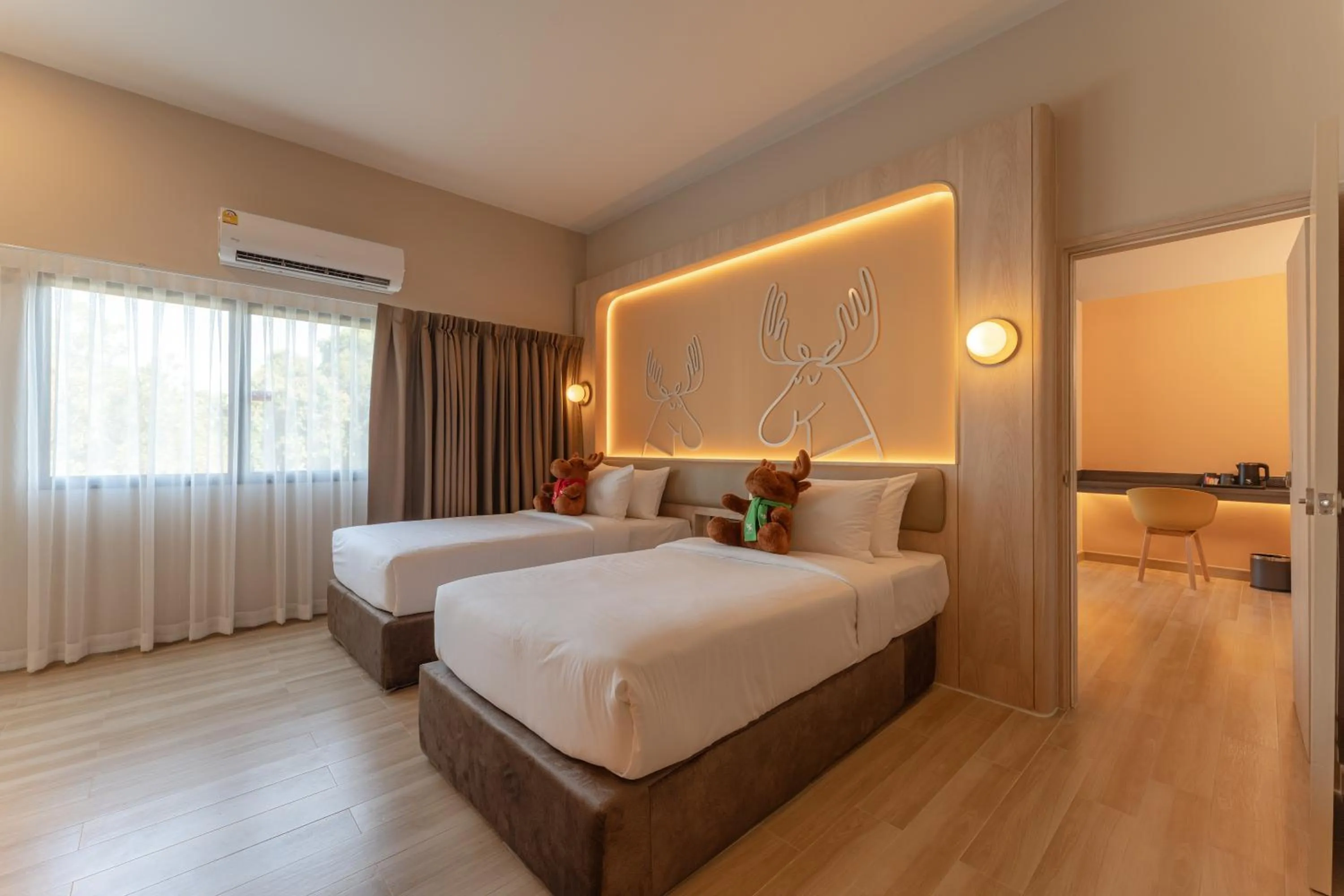 Deluxe Connecting Room in Moose EASY Hotel