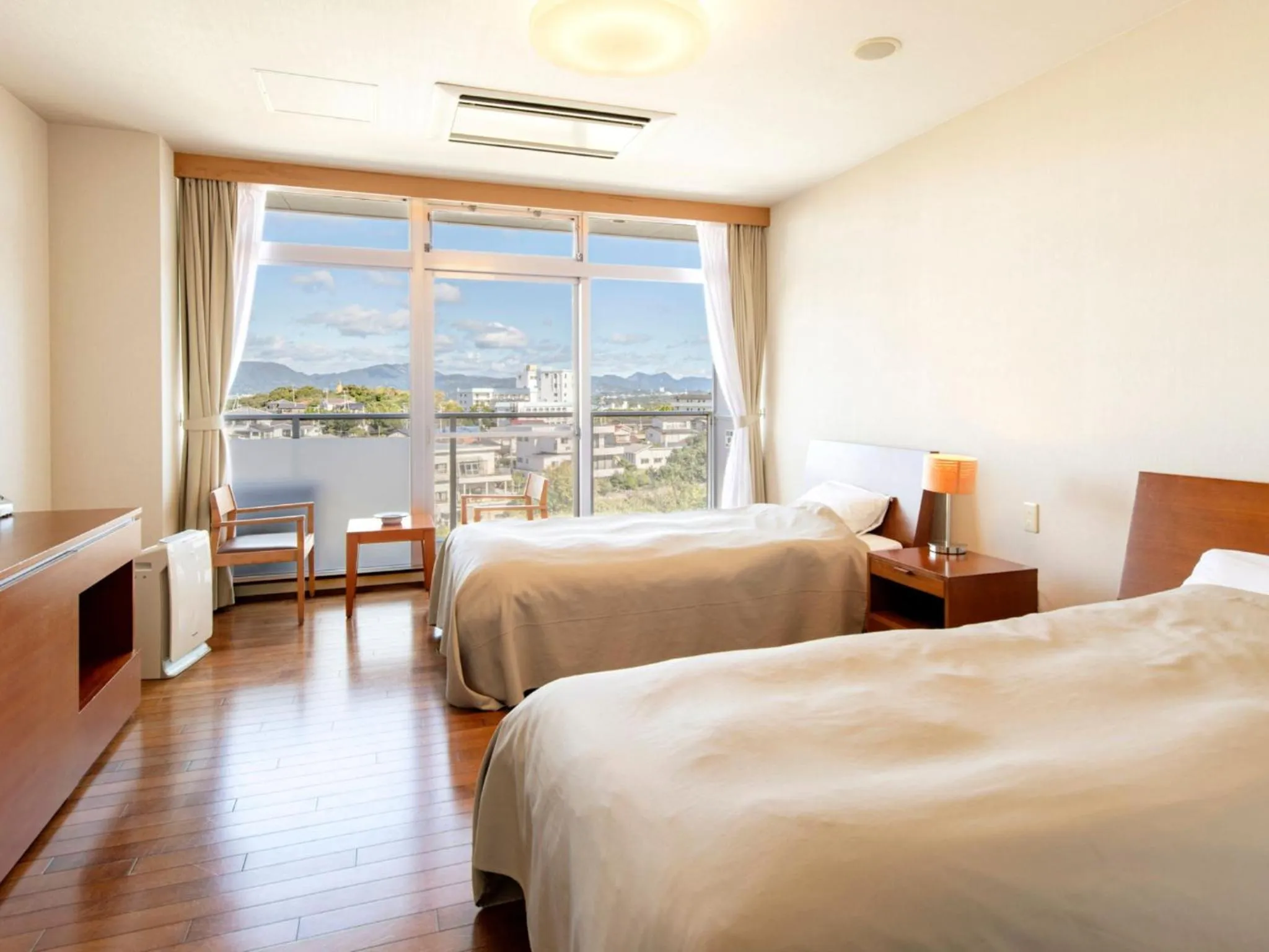 Twin Room with Extra Bed and Shared Bathroom in Kurhouse Shirahama