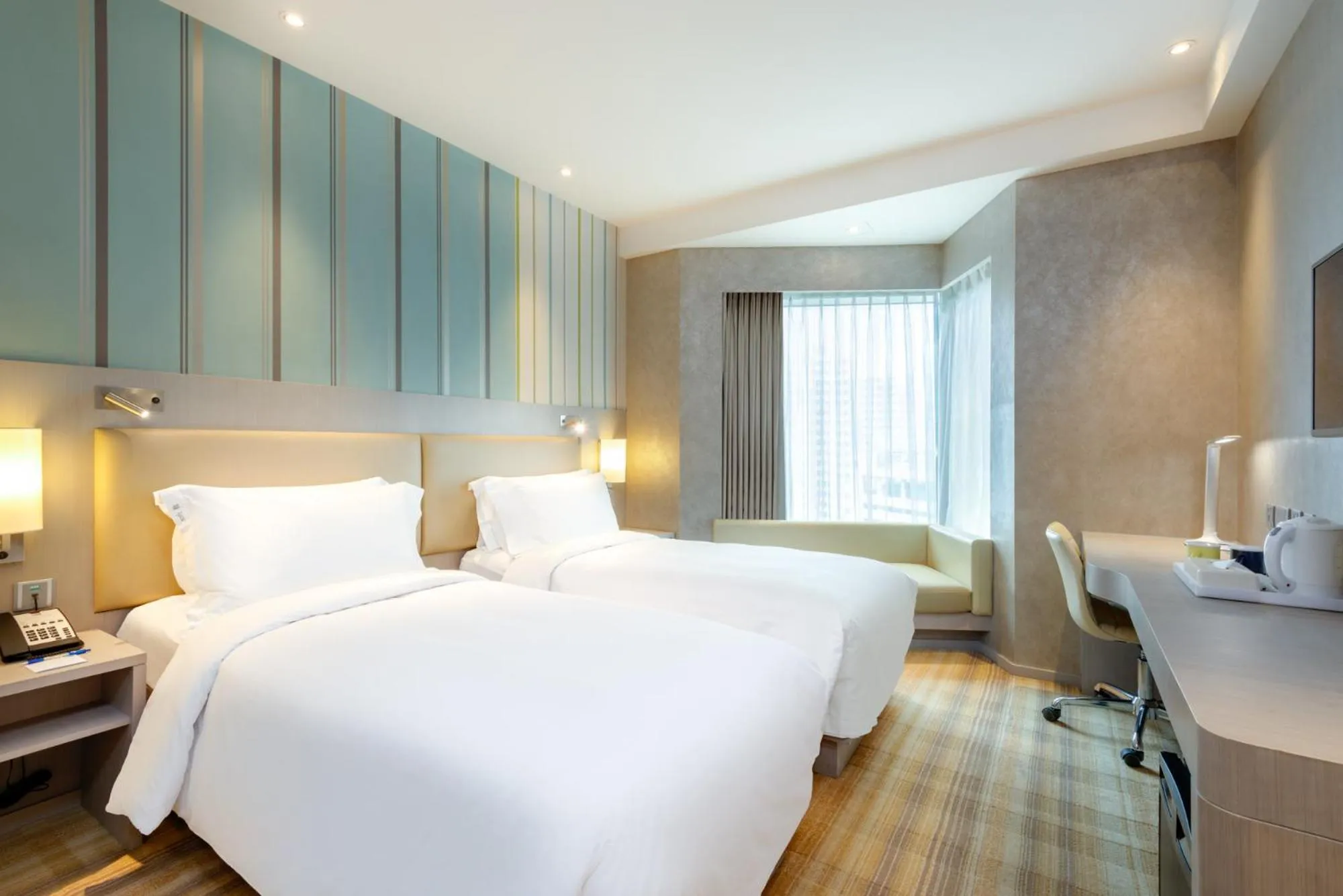 Standard Twin Room - High Floor in Holiday Inn Express Hong Kong Mongkok by IHG