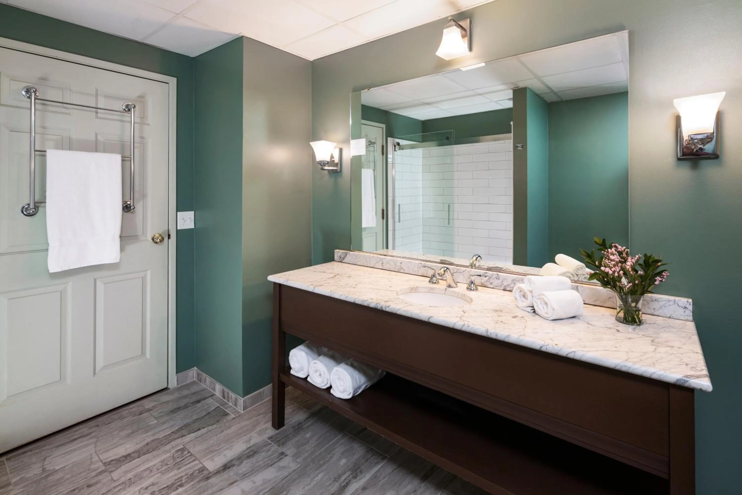 Queen Room with Two Queen Beds in Landmark Inn