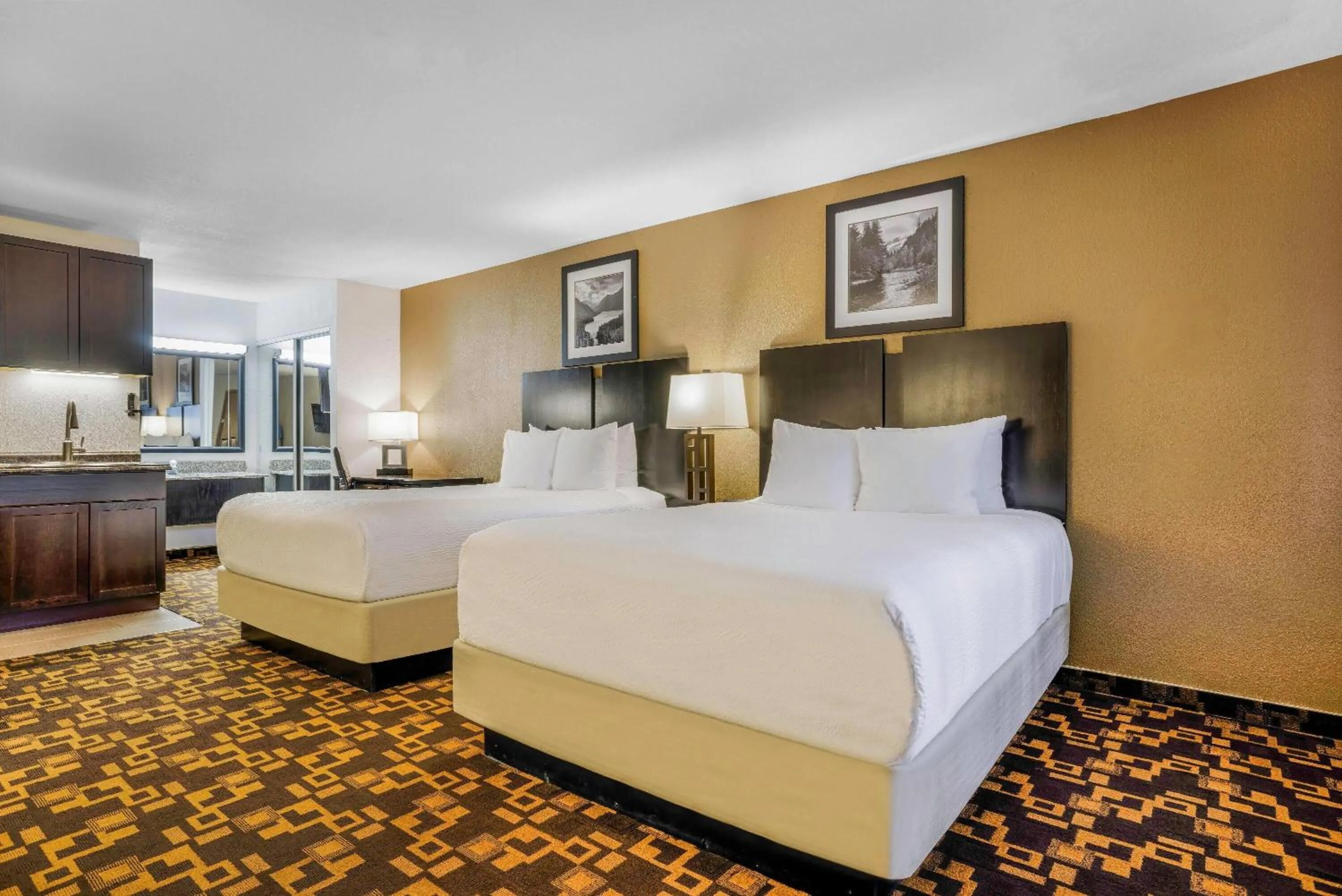 Studio with Two Queen Beds - Non-Smoking in Baymont by Wyndham Cortez