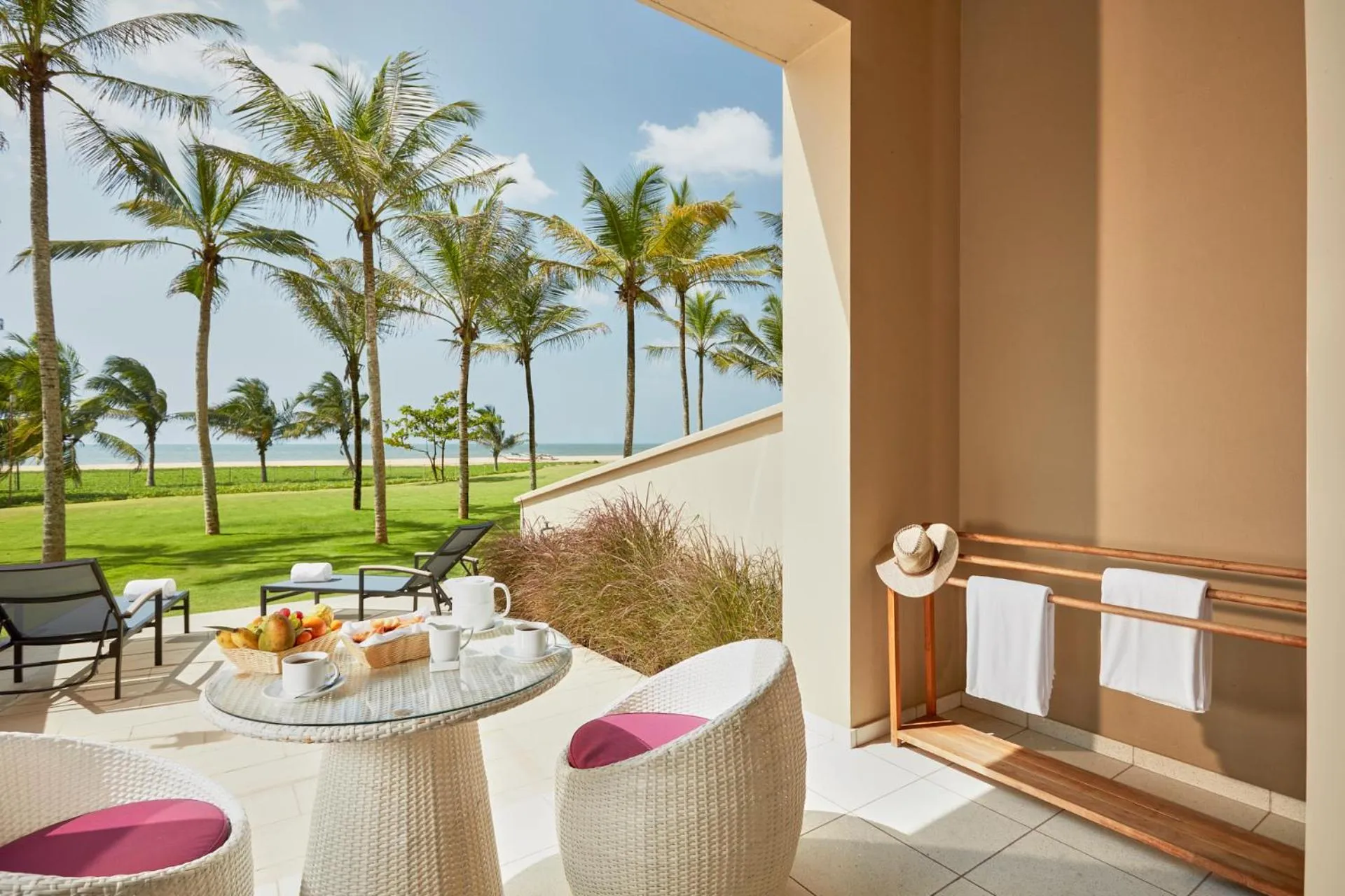 Deluxe King Room with Sea View - single occupancy in Sentido Heritance Negombo