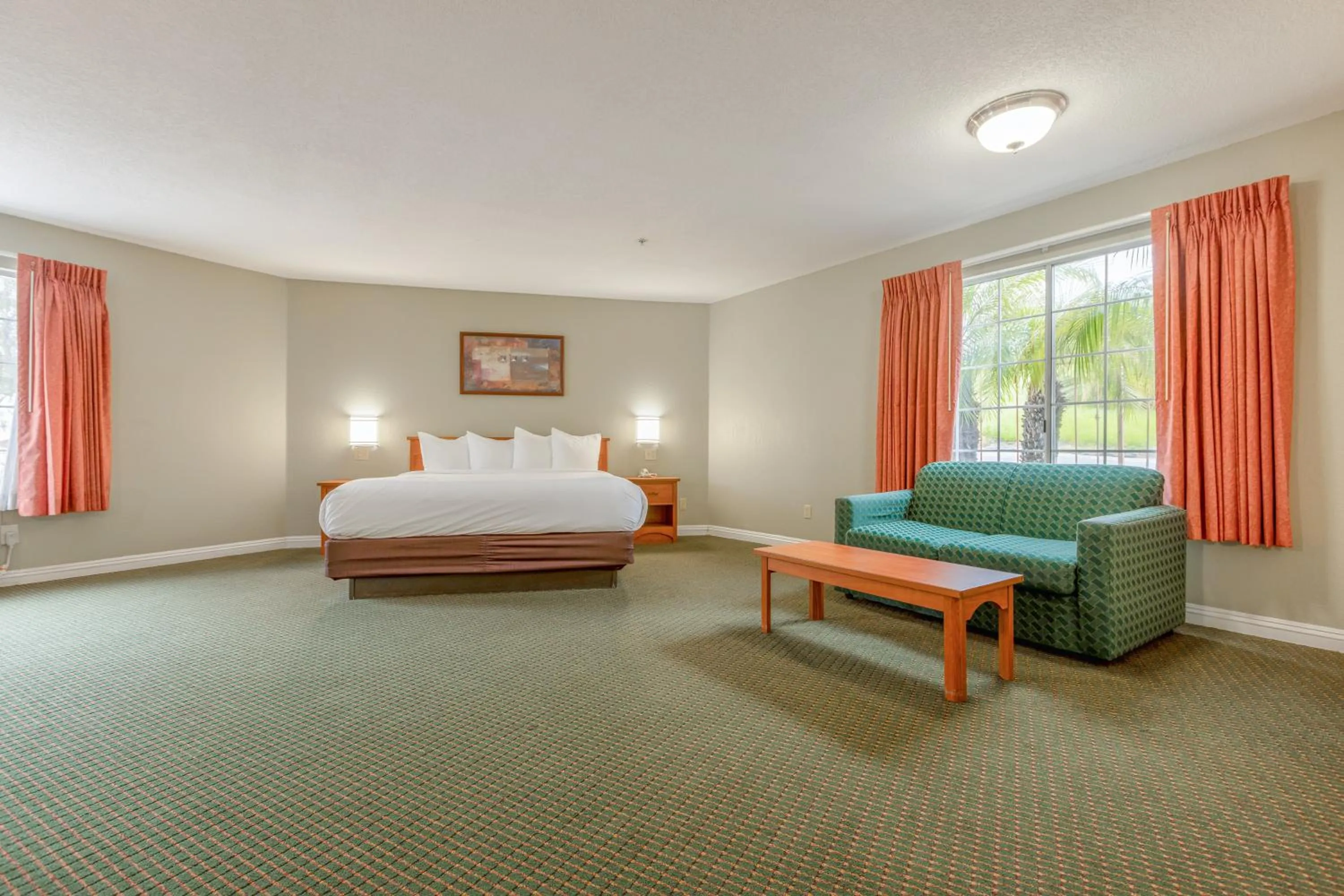 Suite - King Bed Non - Smoking in Hotel Avenida, San Clemente Beach