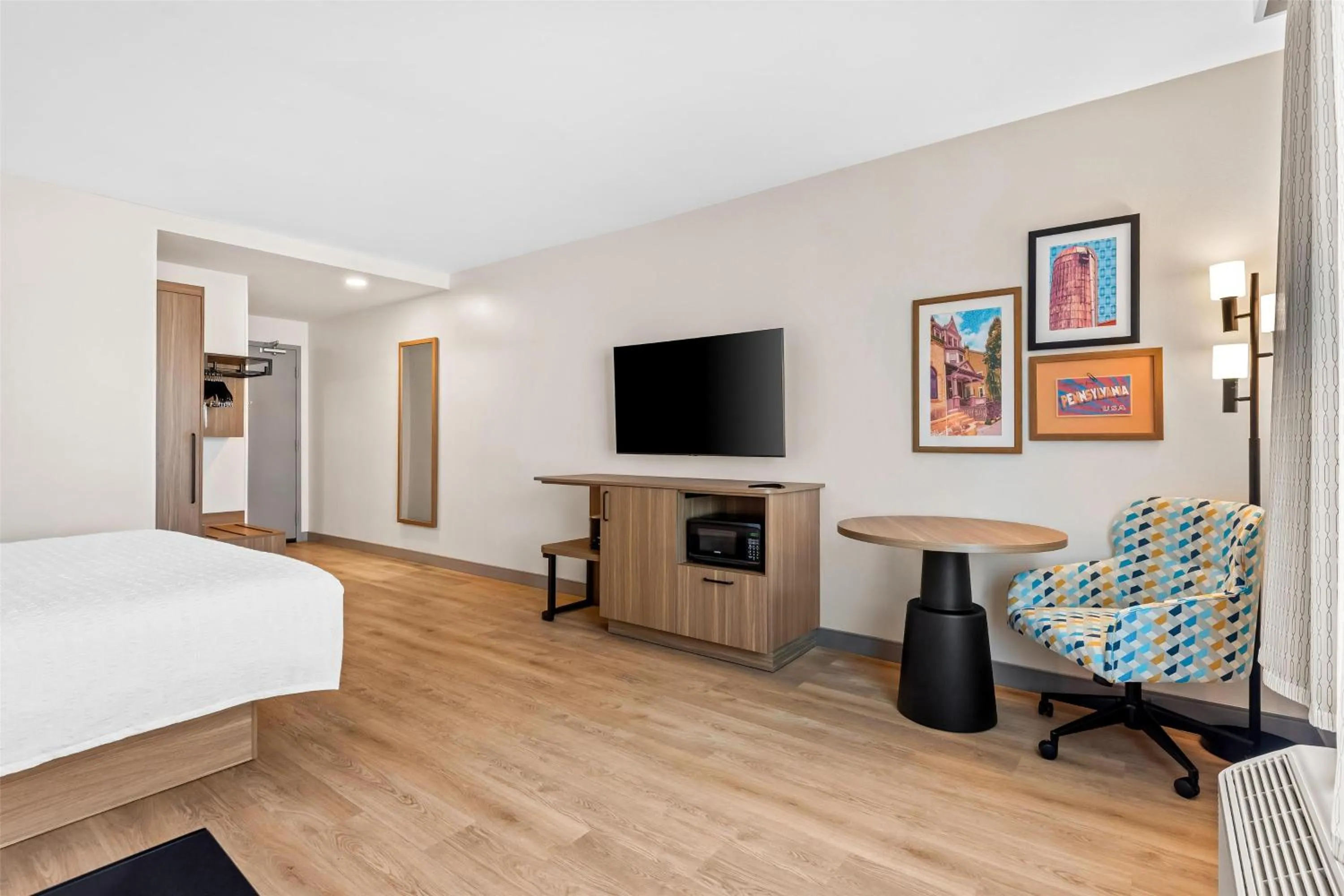 King Room with Sofa Bed in Hampton Inn & Suites Intercourse, Pa