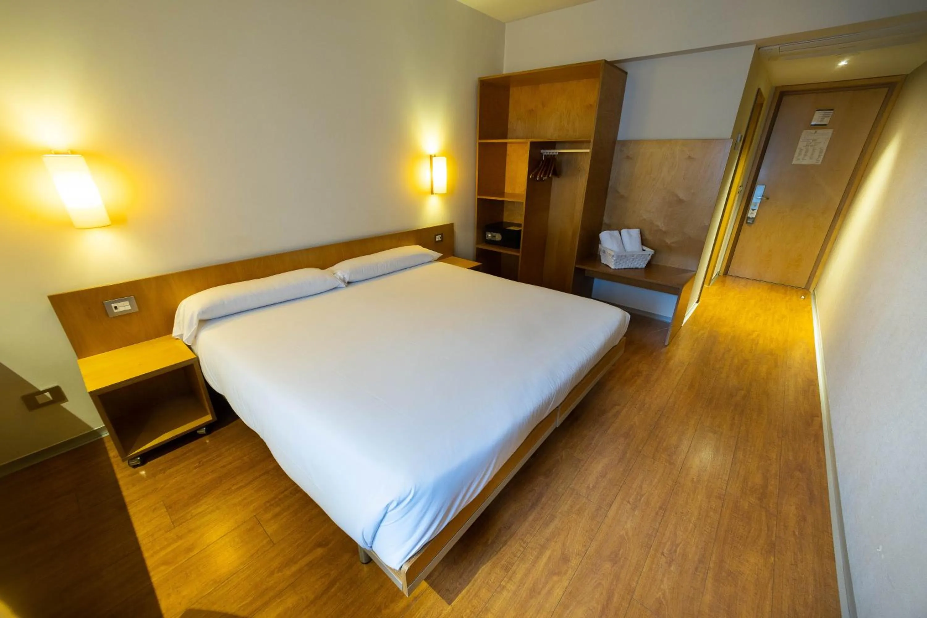 Large Double Room in ETH Irún