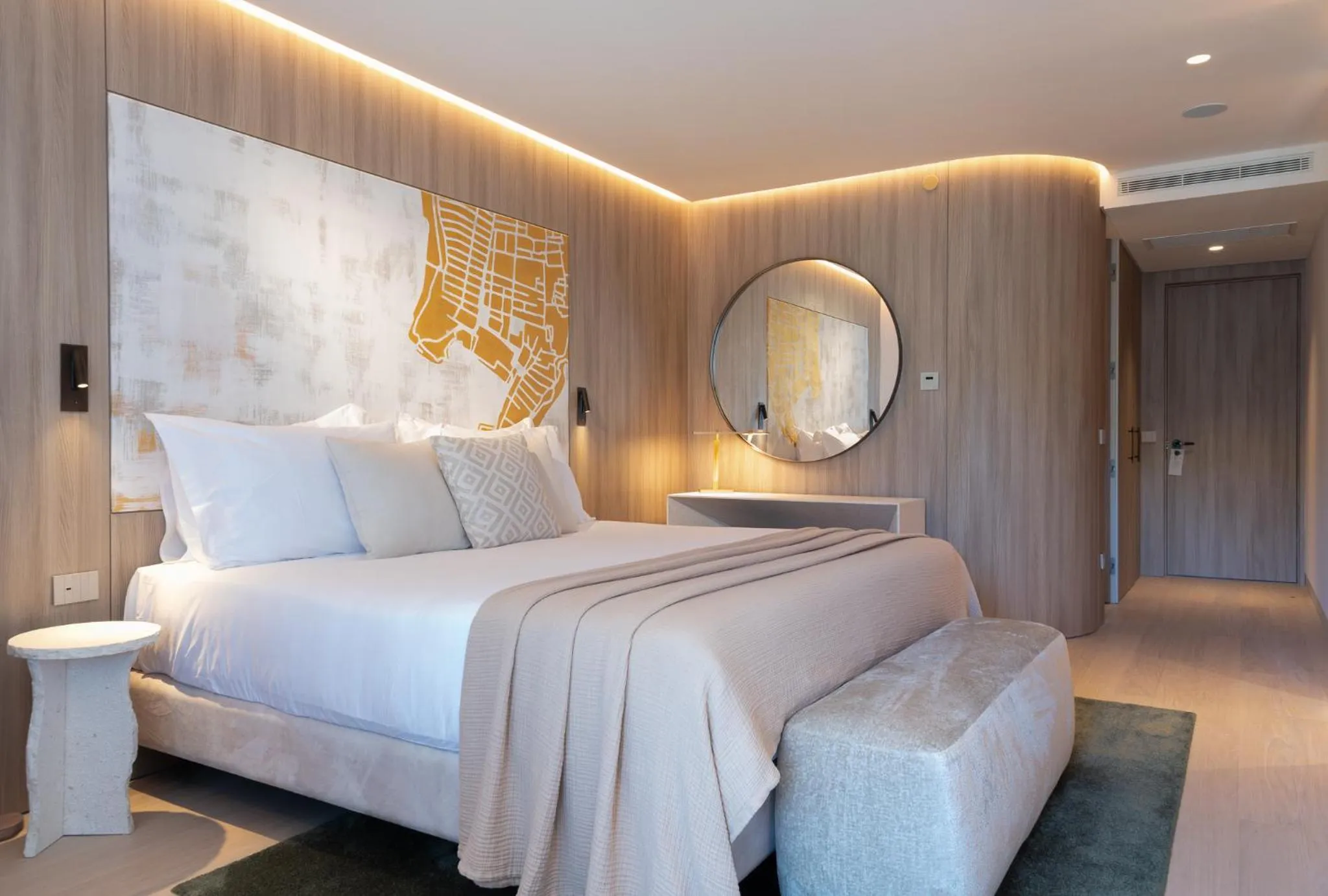 Standard Twin/Double Room with Balcony in Hotel Sumratin