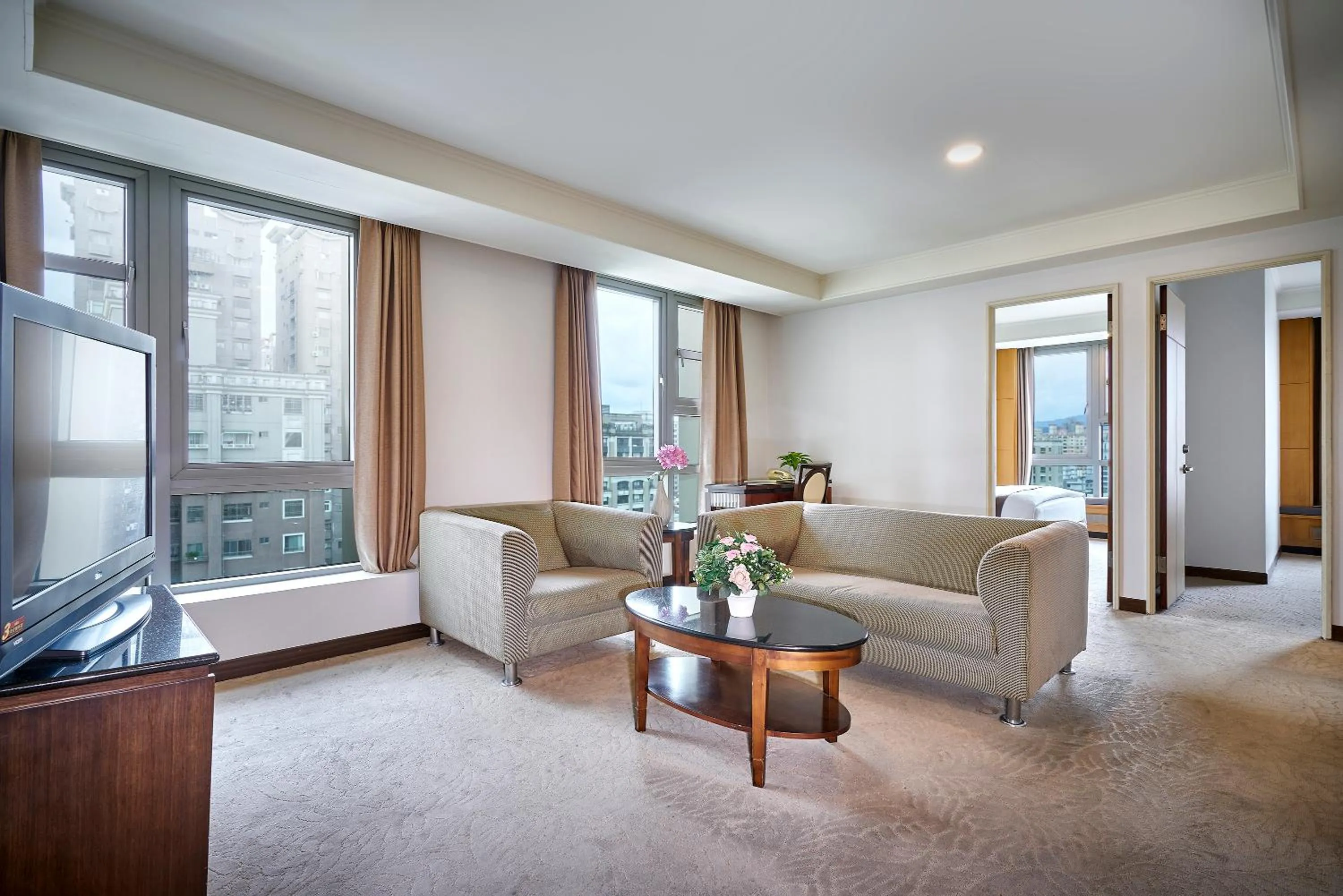 Two-Bedroom Suite in Zhong Ke Hotel