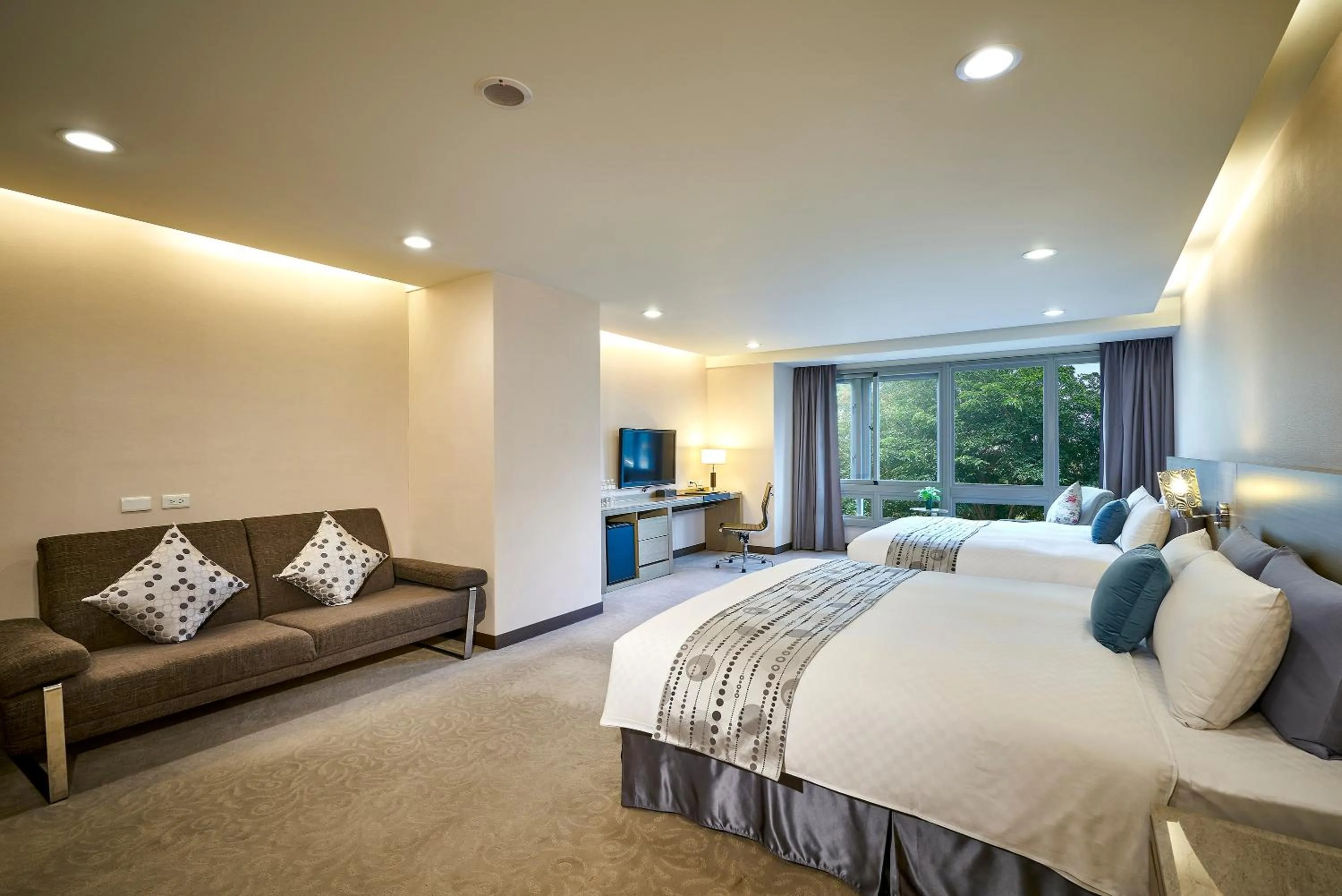 Executive Room with Two Double Beds in Zhong Ke Hotel