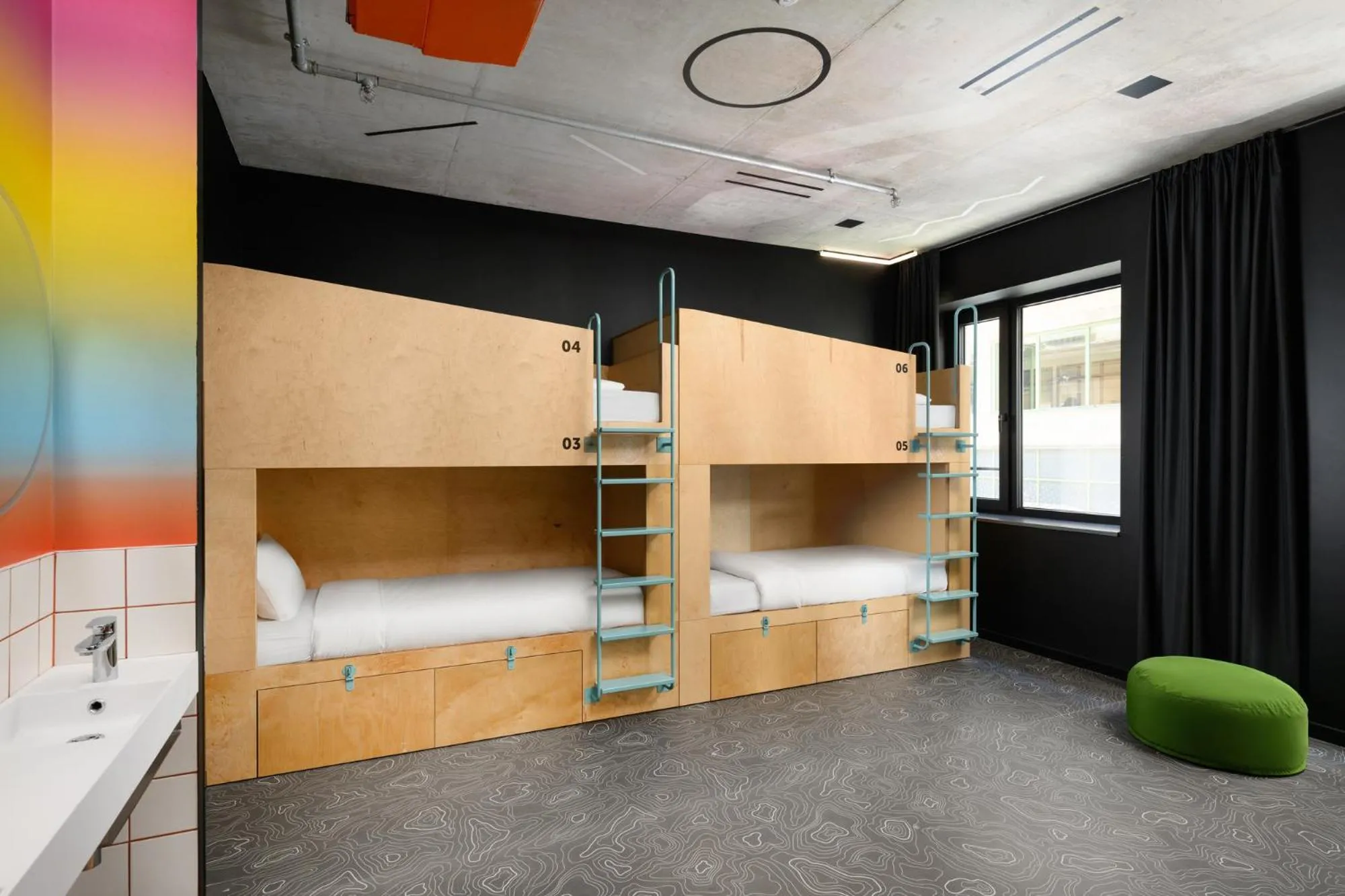 Private Bedroom for 6 People in JO&JOE Budapest