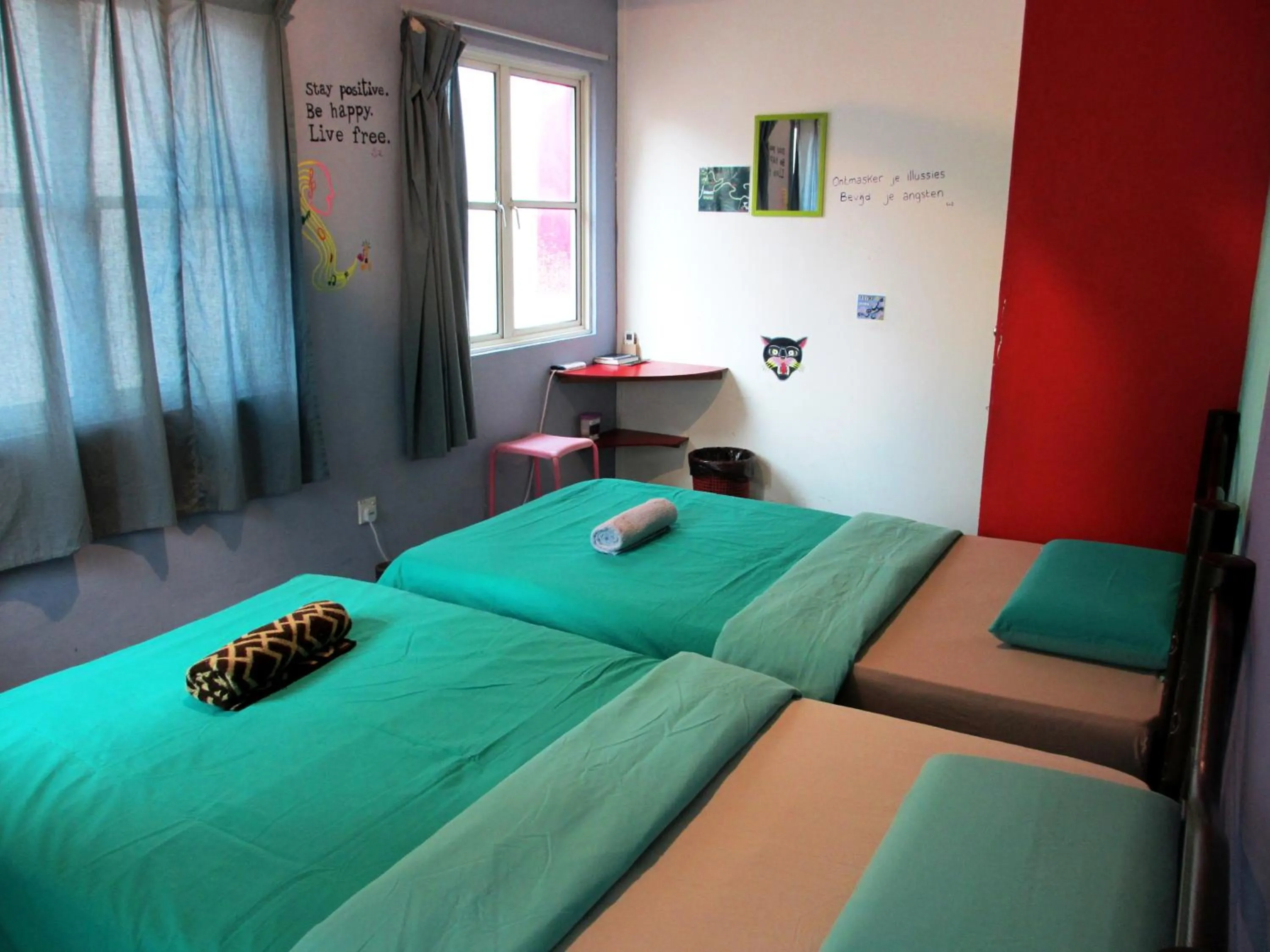 Standard Twin Room in Sandakan Backpackers Hostel