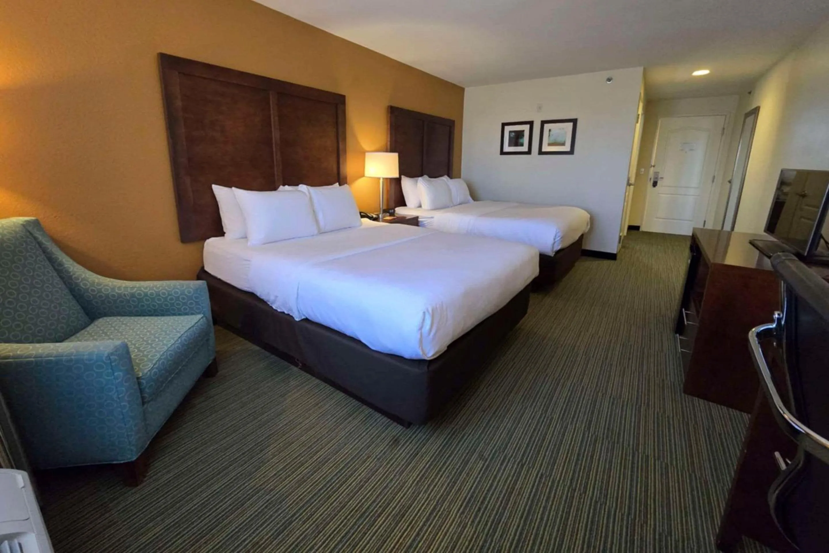 Queen Room with Two Queen Beds - Non-Smoking in Comfort Inn