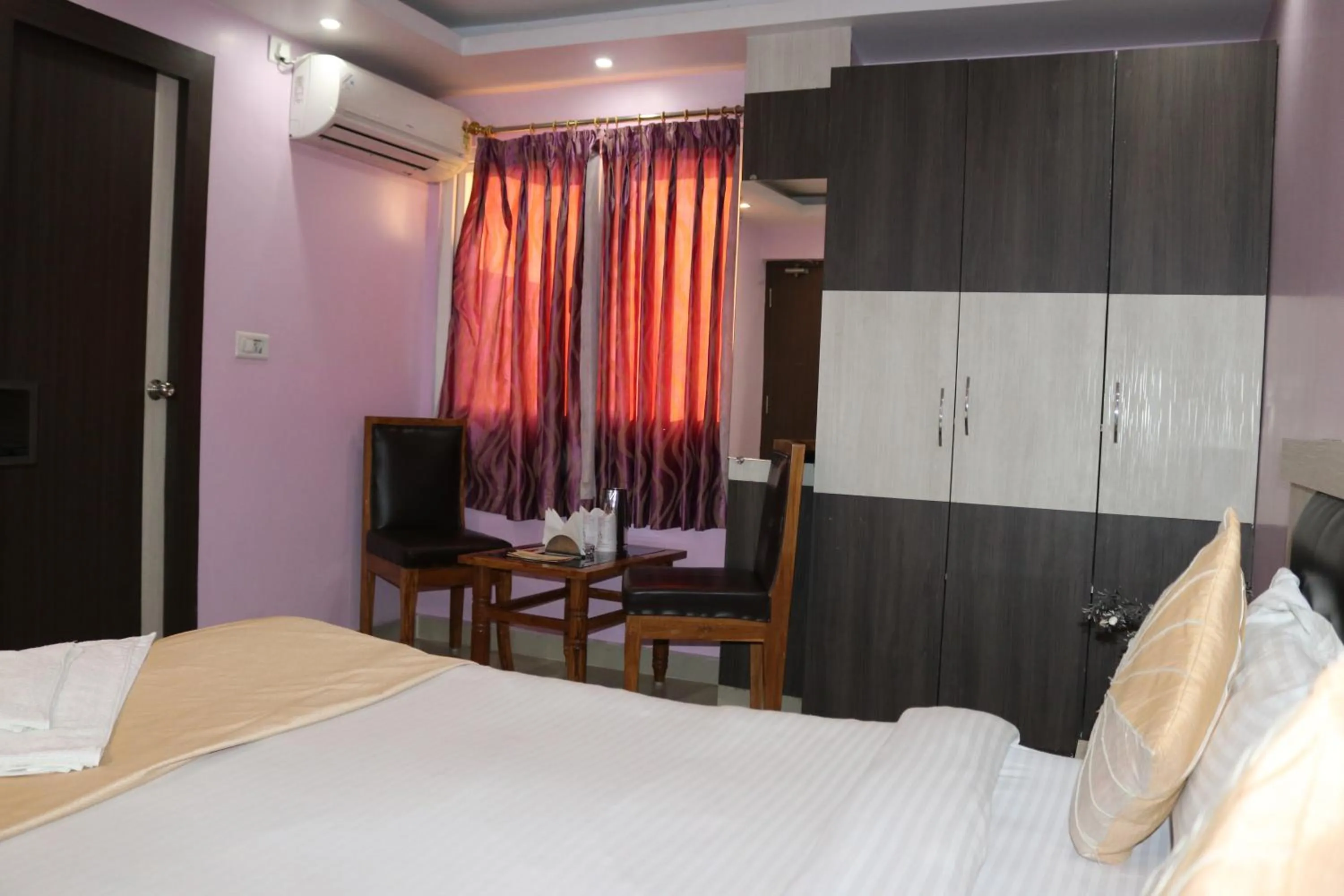 Deluxe Double Room in Hotel Vaishnavi Heights
