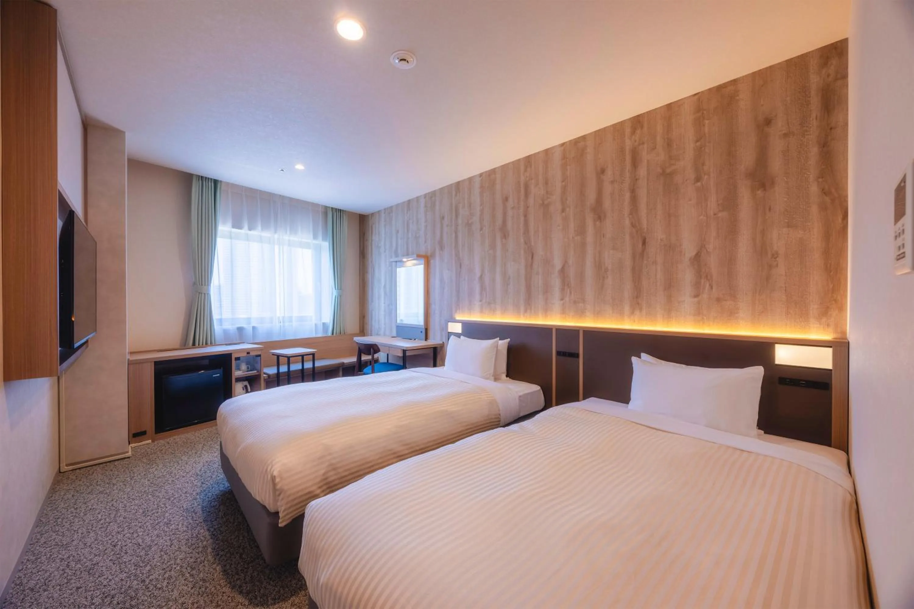 Twin Room - single occupancy in Hotel Mariners Court Tokyo