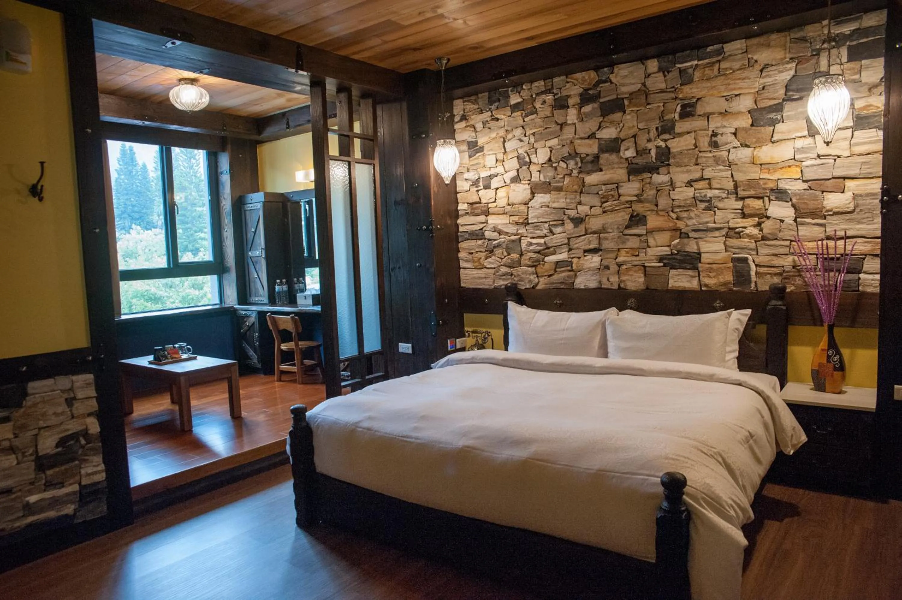 King Room with Mountain View in Yong Guan