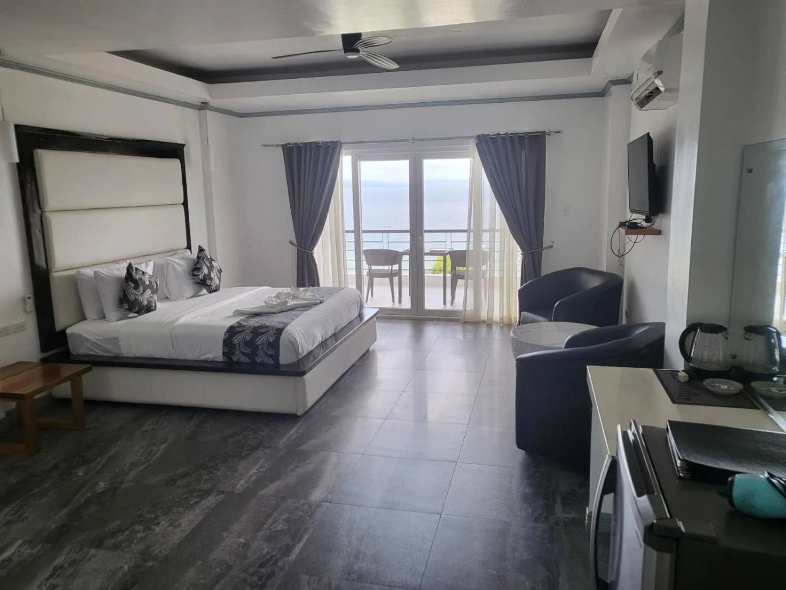 Penthouse Suite in Manarra Sea View Resort