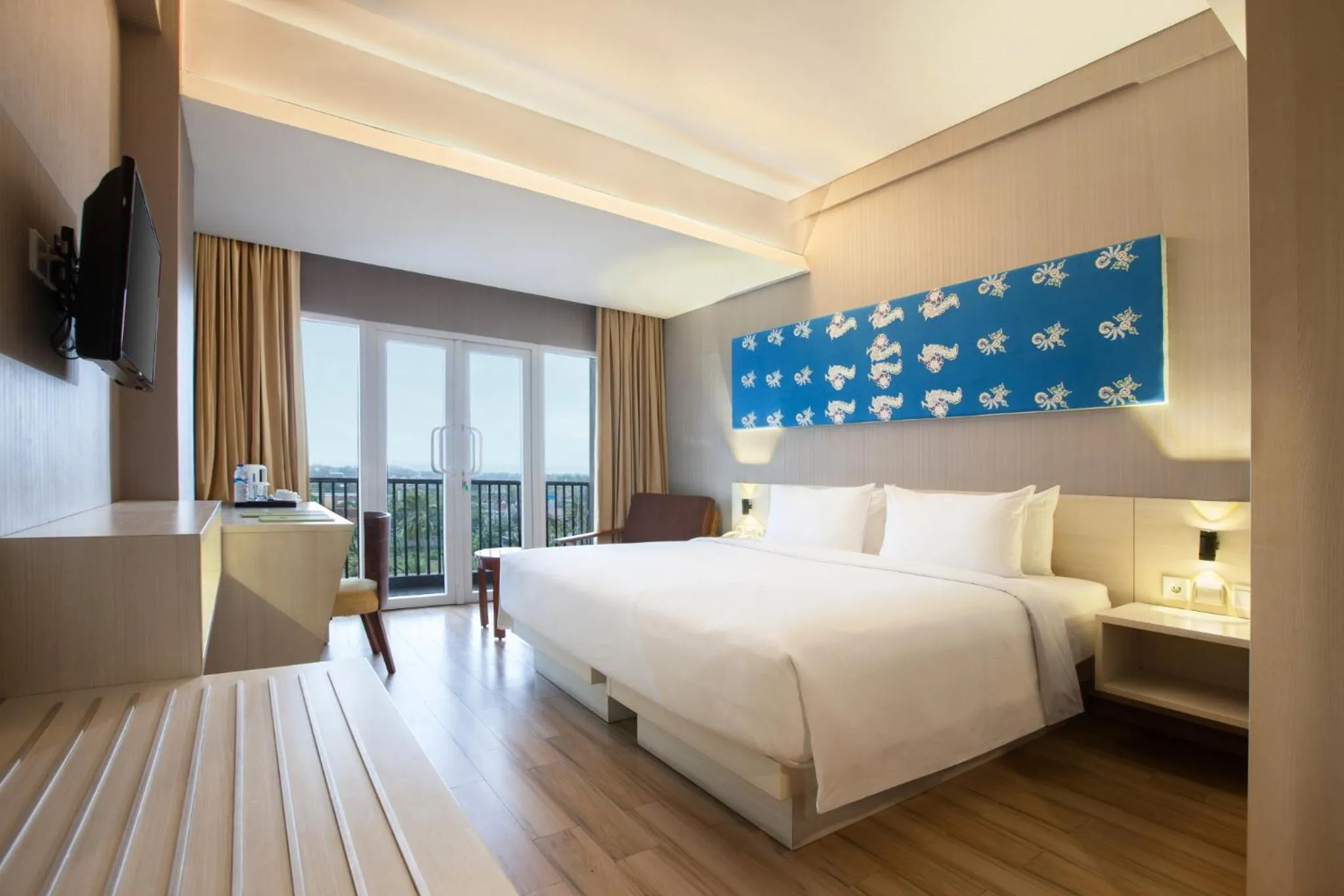 Deluxe King Room in Hotel Santika Banyuwangi