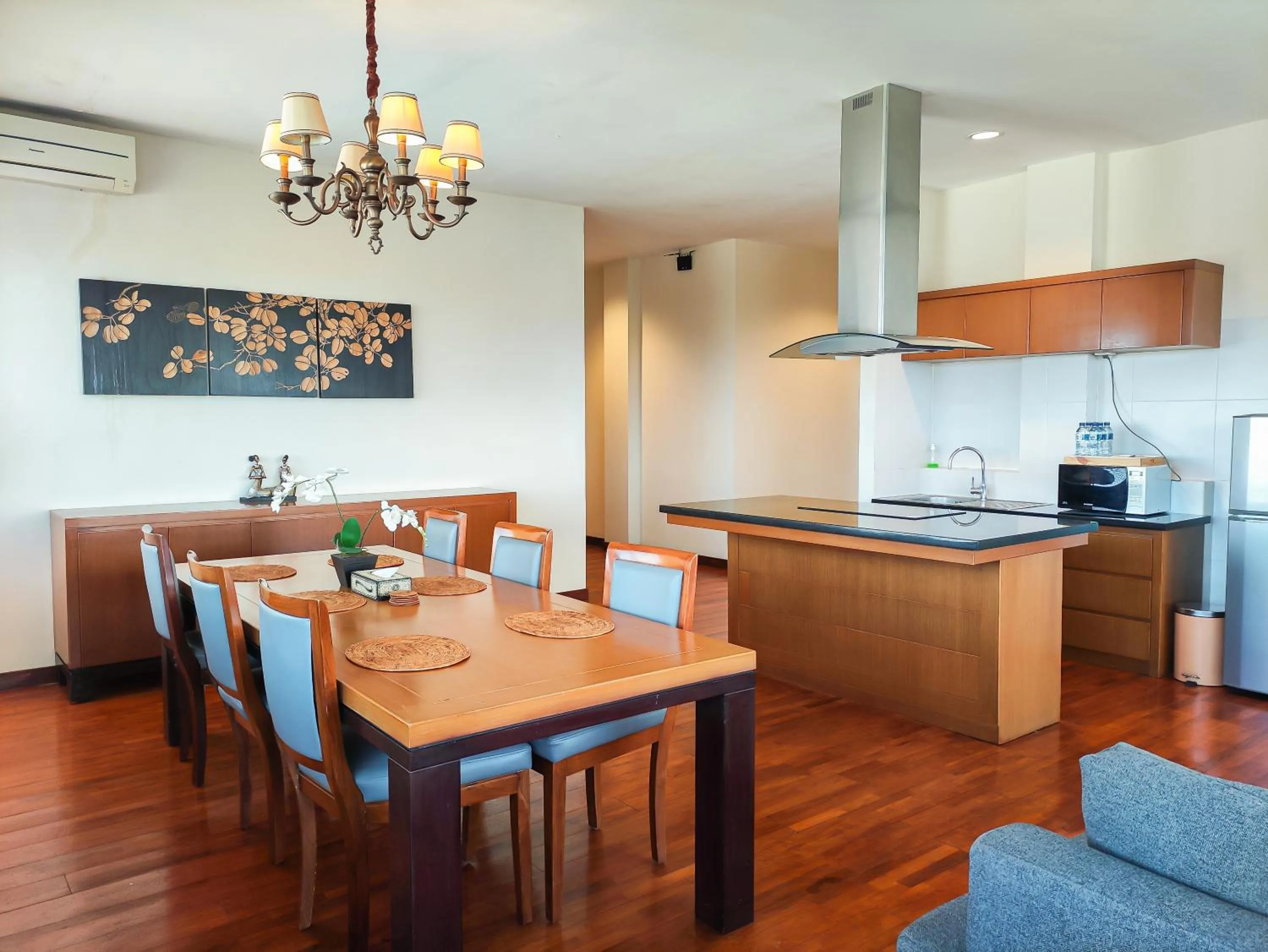 Deluxe Three-Bedroom Apartment in Seminyak Square Hotel And Villas