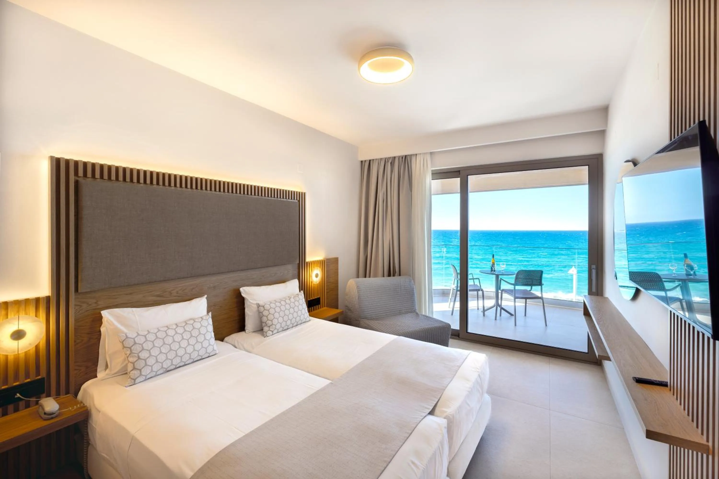 Superior One bedroom Apartment with sea view in Archipelagos Hotel