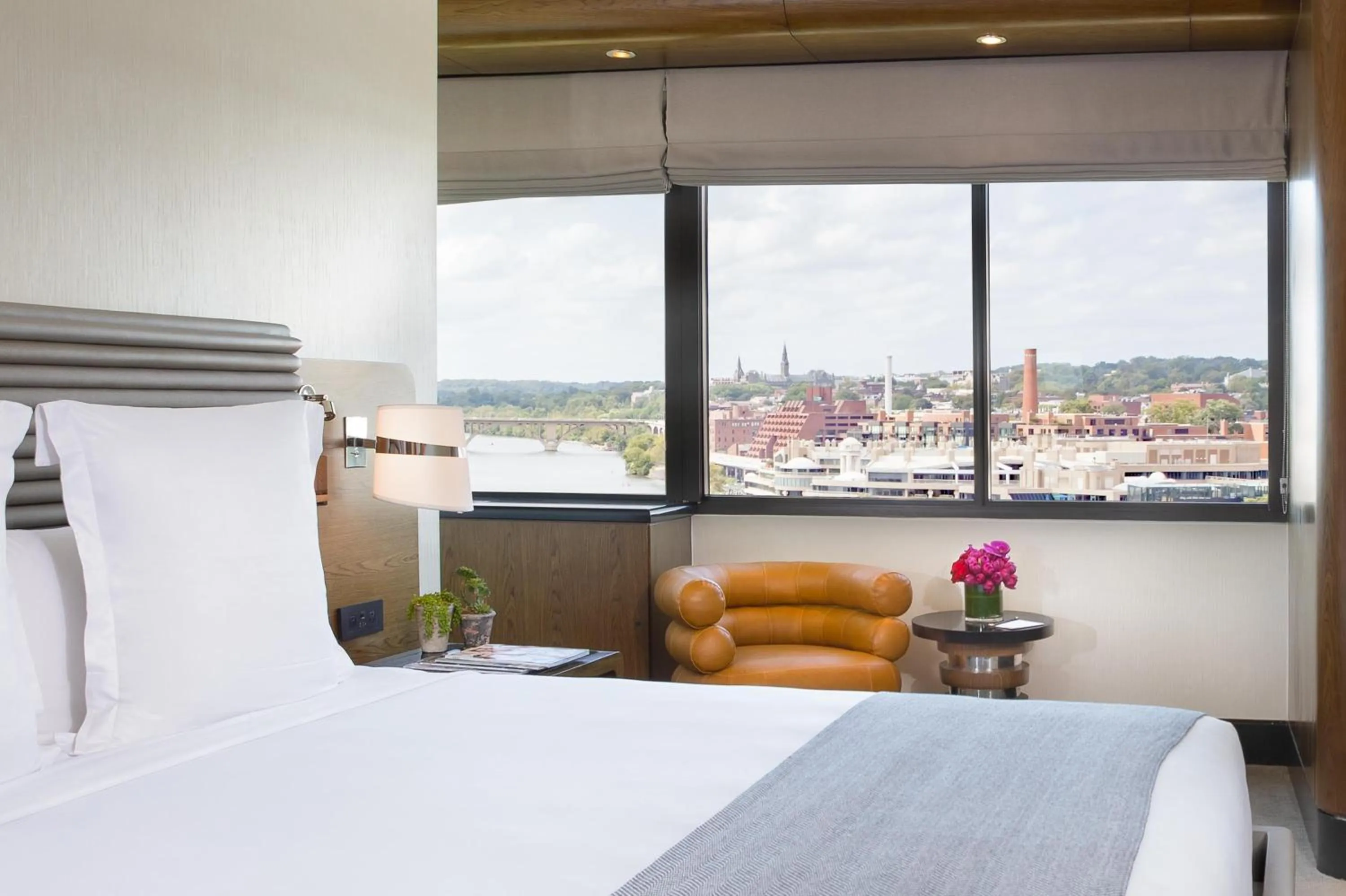 Deluxe King Room with a River view  in The Watergate Hotel Georgetown