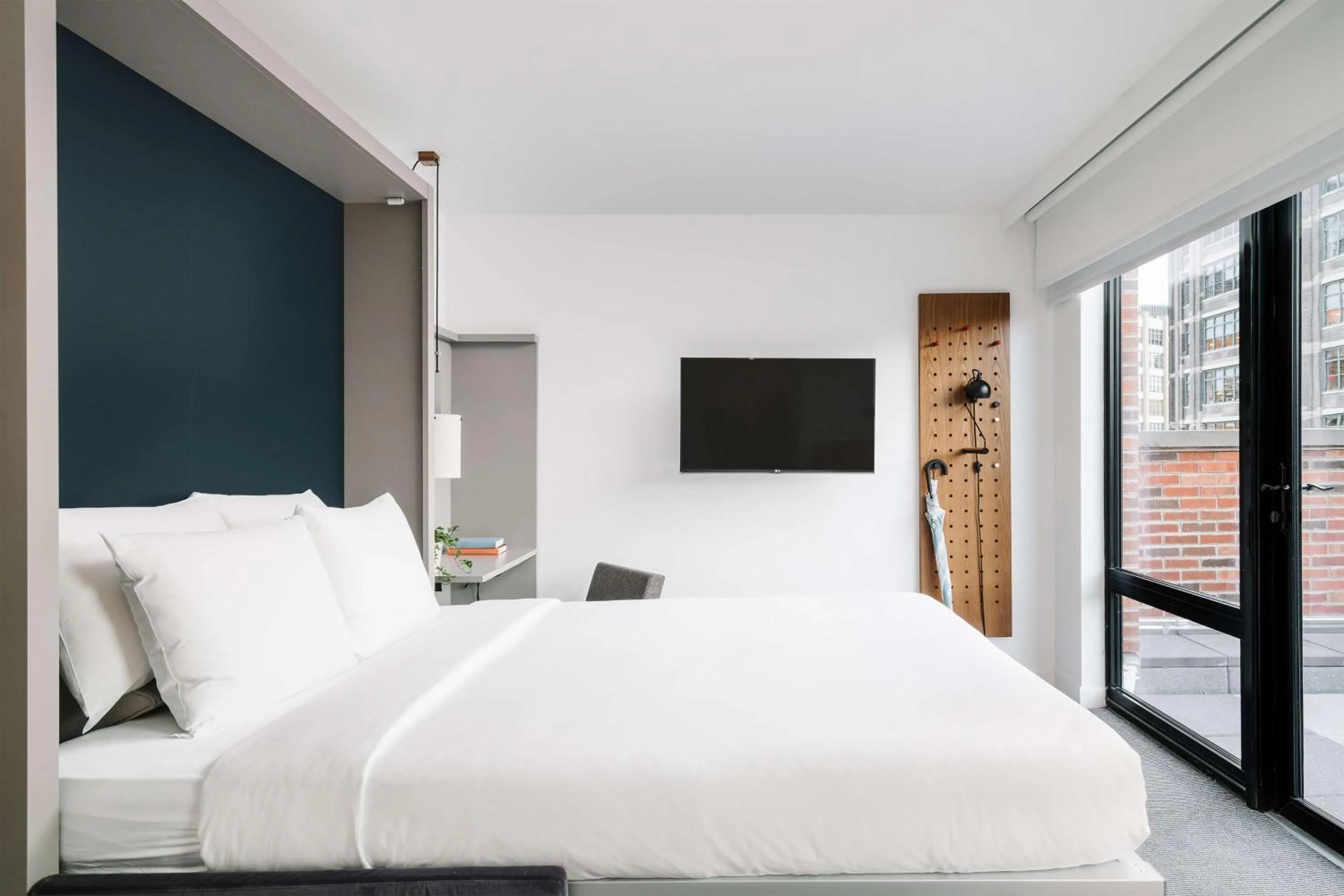 City Queens - Terrace ADA in Arlo SoHo