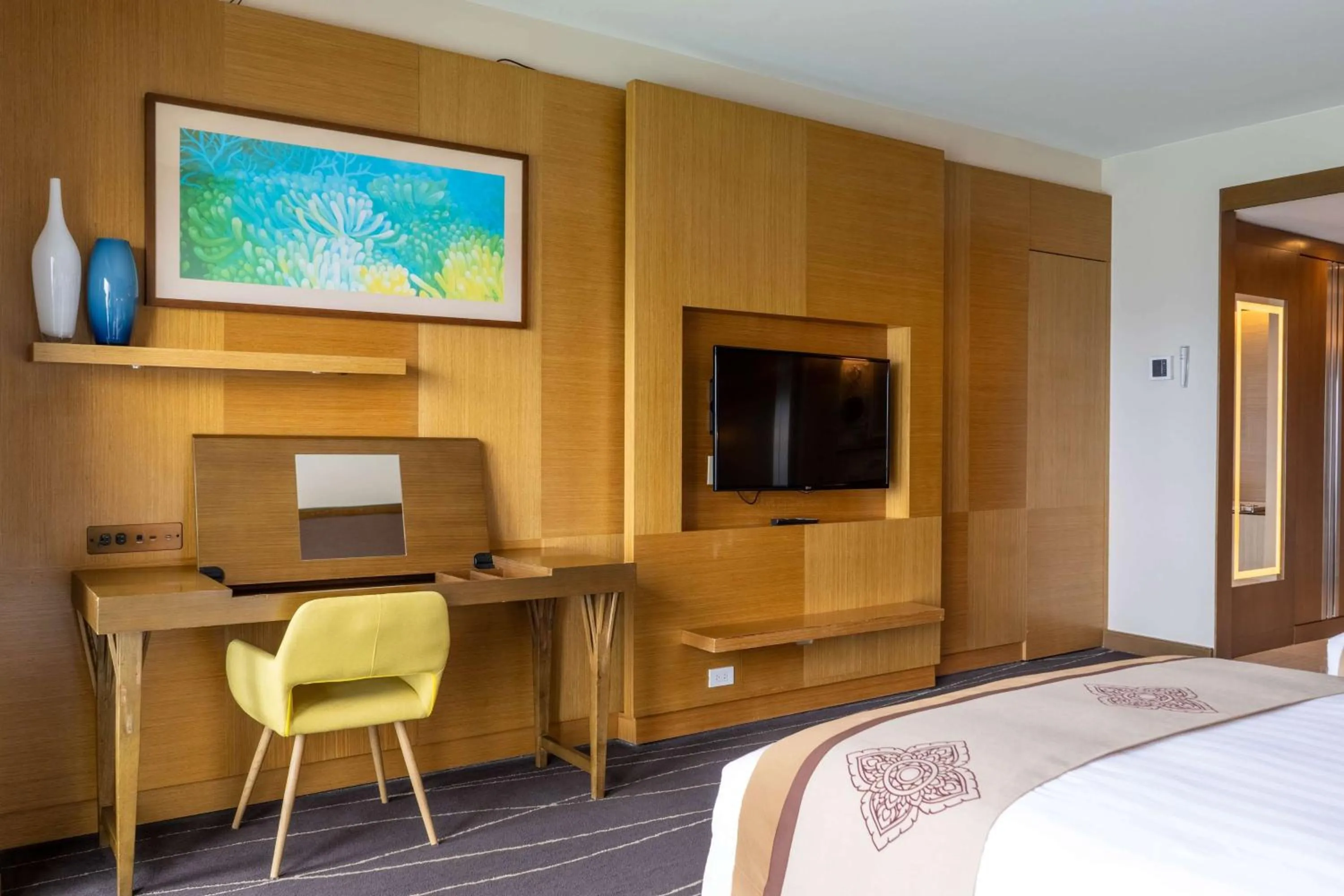 Premier Oceanfront Twin in Dusit Thani Guam Resort